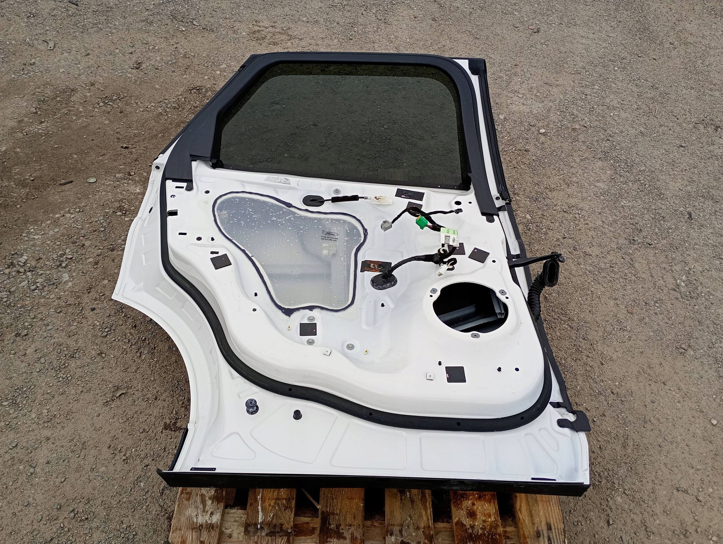 door rear. left left rear part Ford Edge II 2015