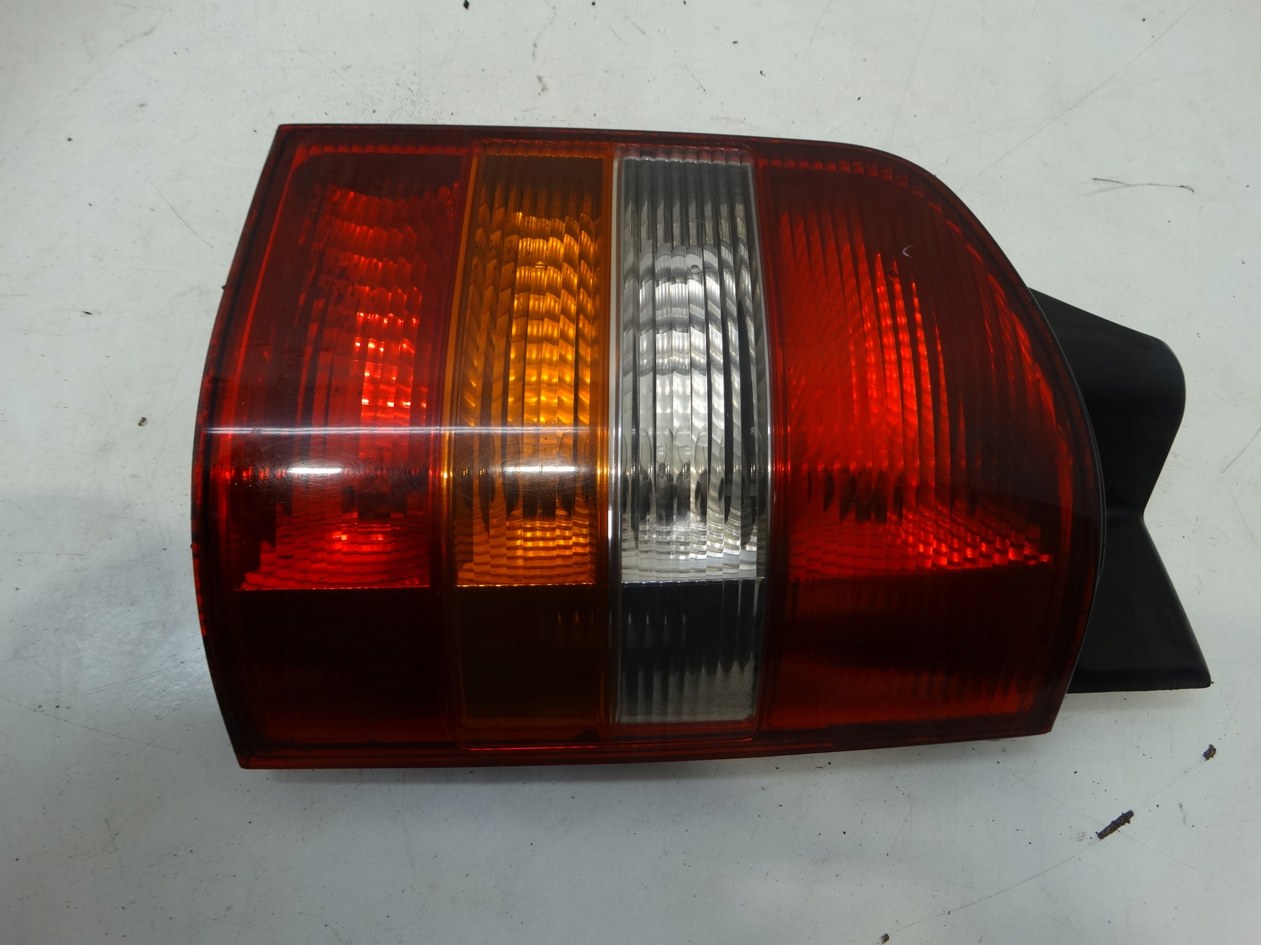light right rear part VOLKSWAGEN TRANSPORTER T5 CARAVELLE 7H0945096G