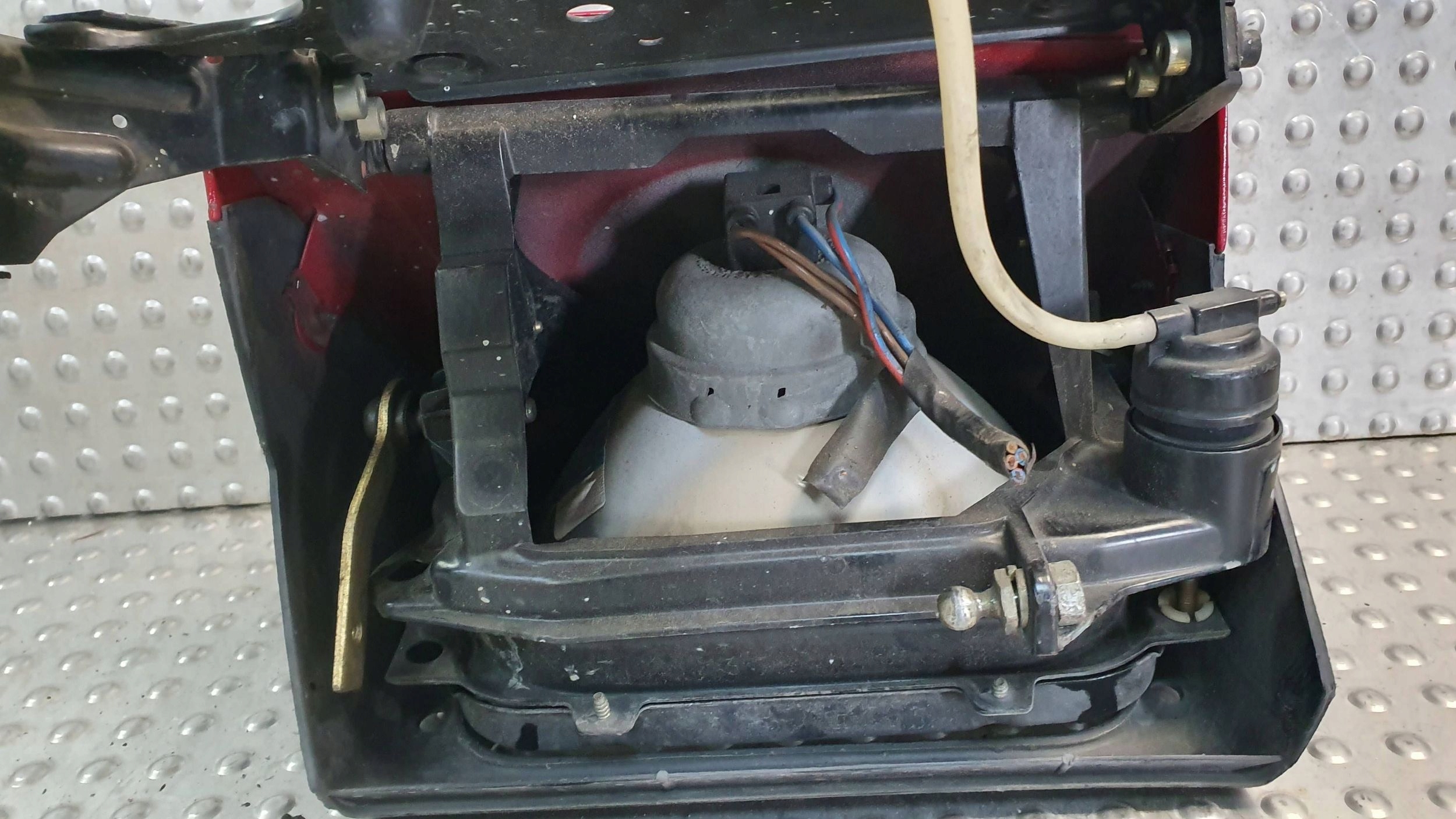 light front left VOLVO 480 86