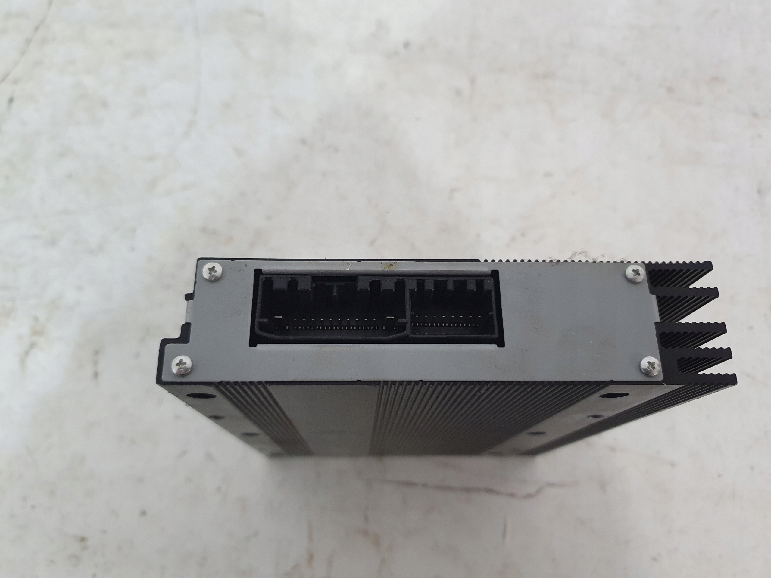 DODGE CHARGER LIFT 15- amplifier AUDIO 68425657AA