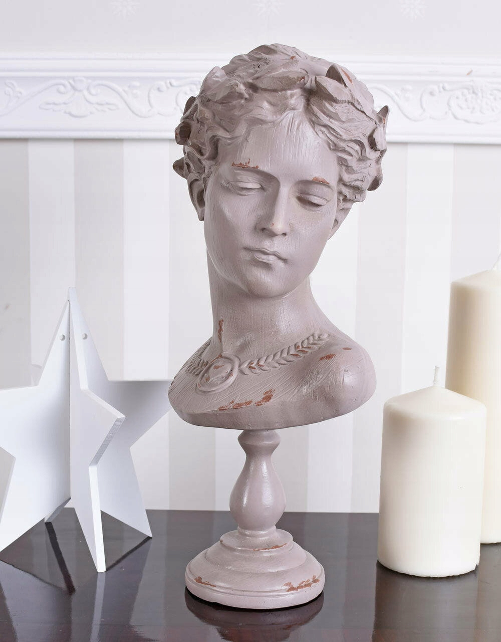 Popiersie Kobiety z Wieńcem Biała Secesyjna