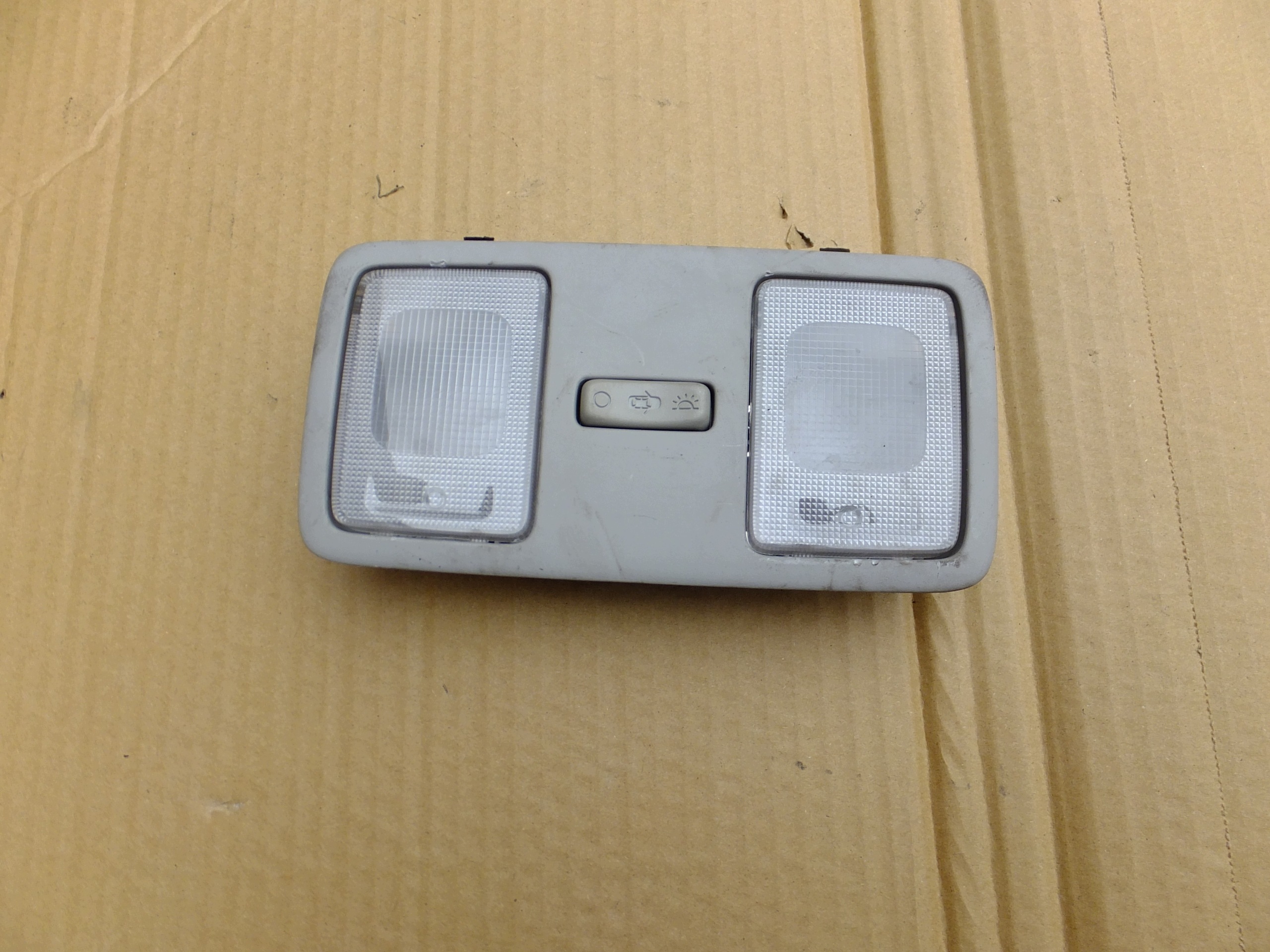 feu lumière cabine hyundai ix20 2014r