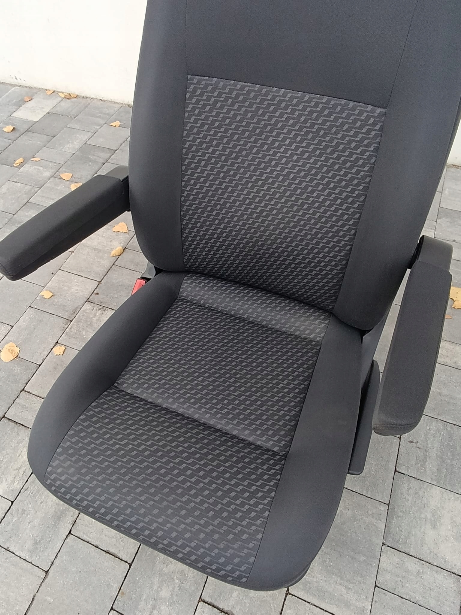 VW T5 T5 LIFT seat front left driver´s/ KIEROWCA TASAMO