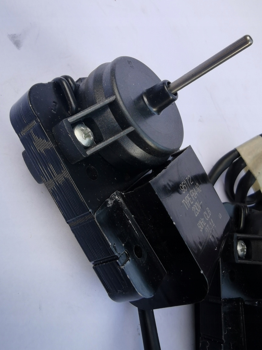 Silniczek silnik F64-10