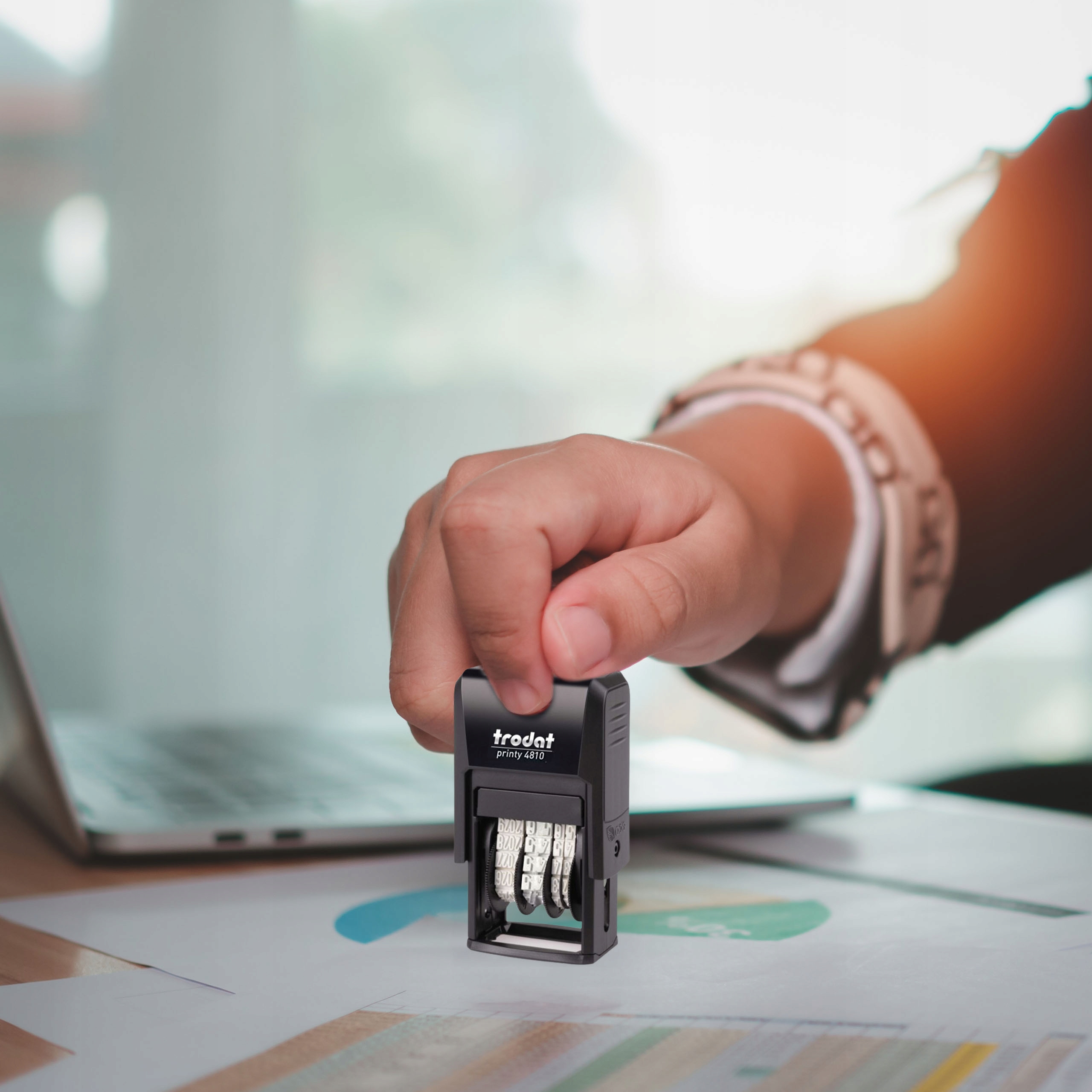 PIECZĄTKA DATOWNIK TRODAT 4810 CYFRA DATA ROK MIESIĄC DZIEŃ CZARNY ISO Format daty cyfrowy