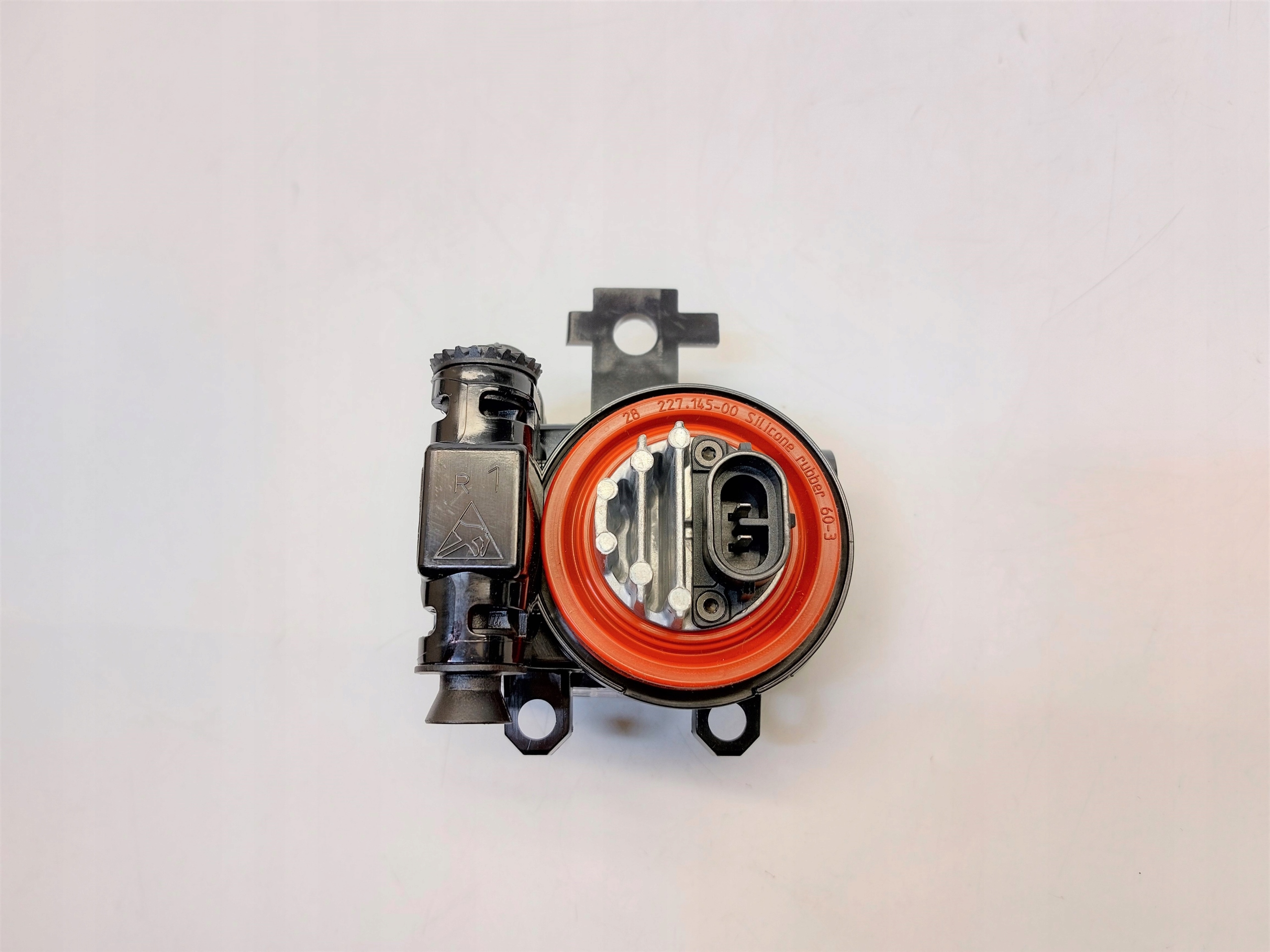 renault ZOE 1NL01371202 ГАЛОГЕН правый передний