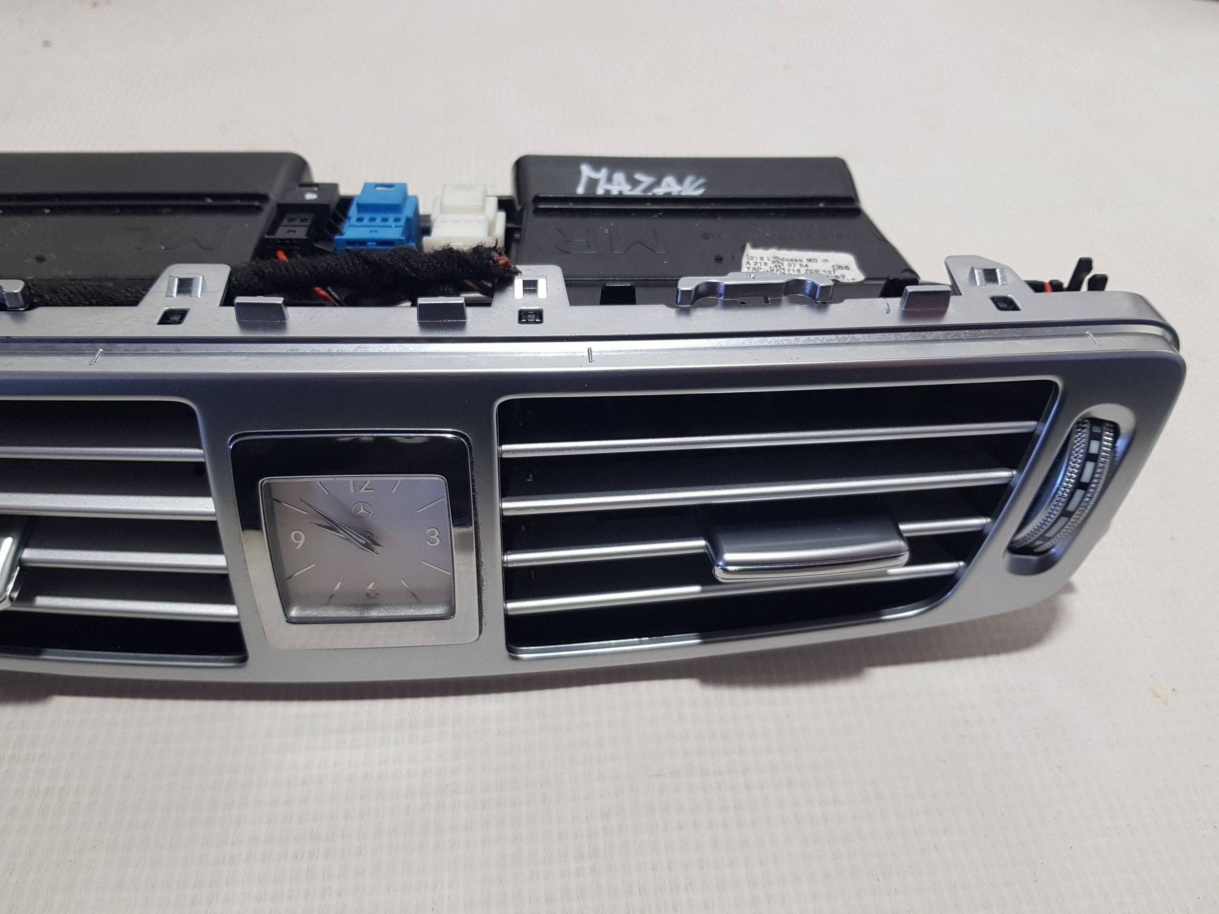 central grid KRATKI air conditioning devices MERCEDES CLS W218 clock