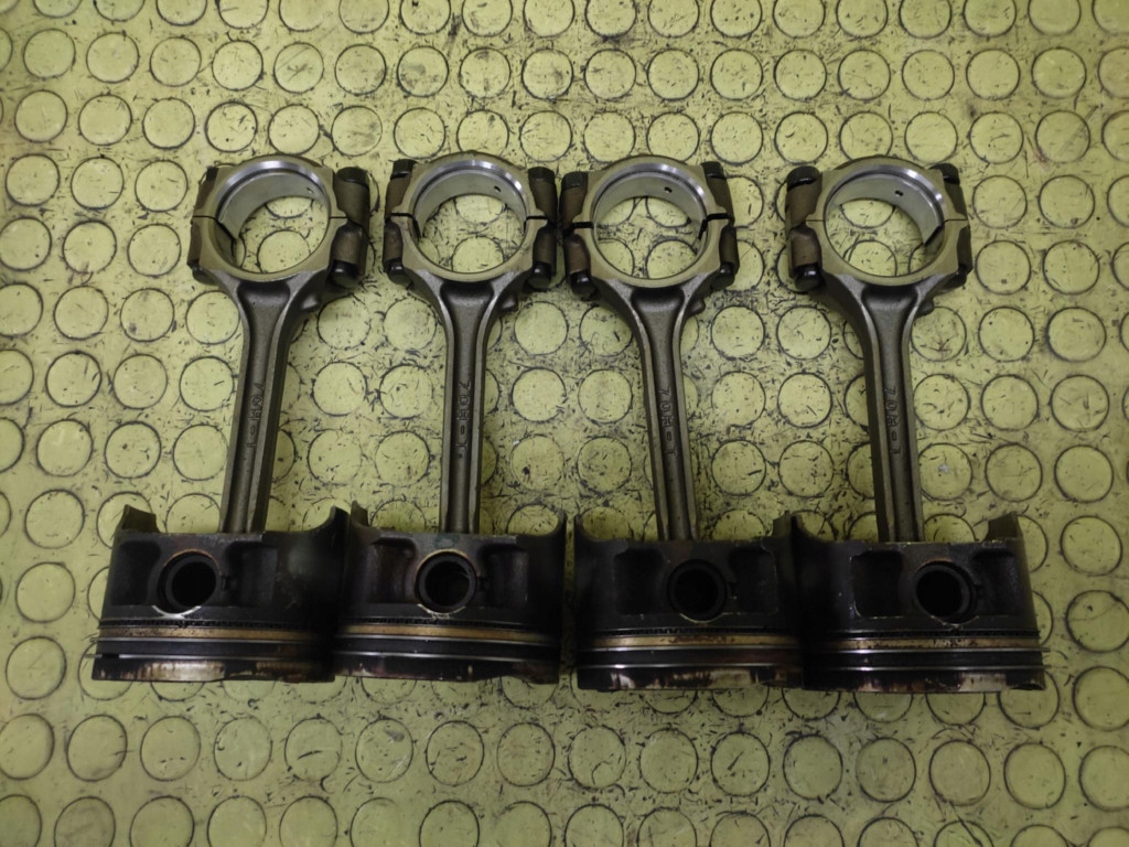 SUZUKI SWIFT IV 1.3 Piston