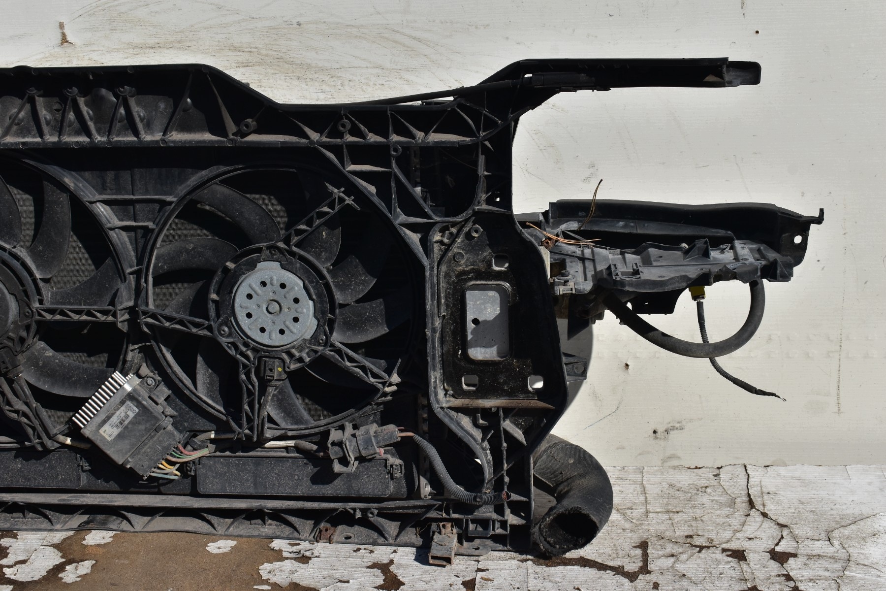 support panel for radiators AUDI A4 B8 Lift 2011-2015 2.0TDI 170KM CAH Manual