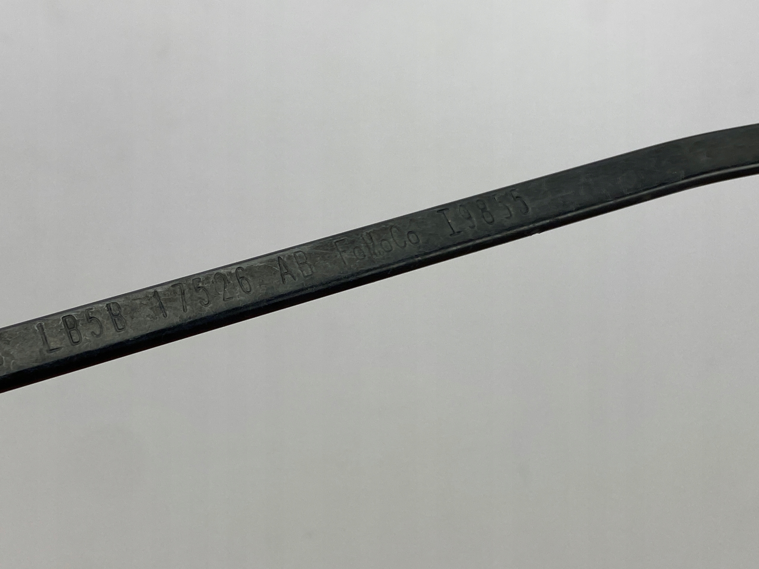 wiper arm right Ford Explorer VI 20+ USA