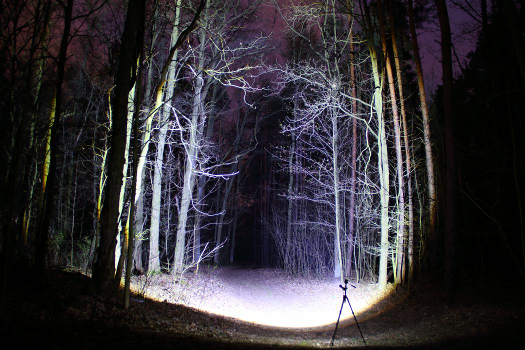 MOCNA LATARKA TAKTYCZNA LED XHP50 ZOOM WOJSKOWA Liczba trybów 3