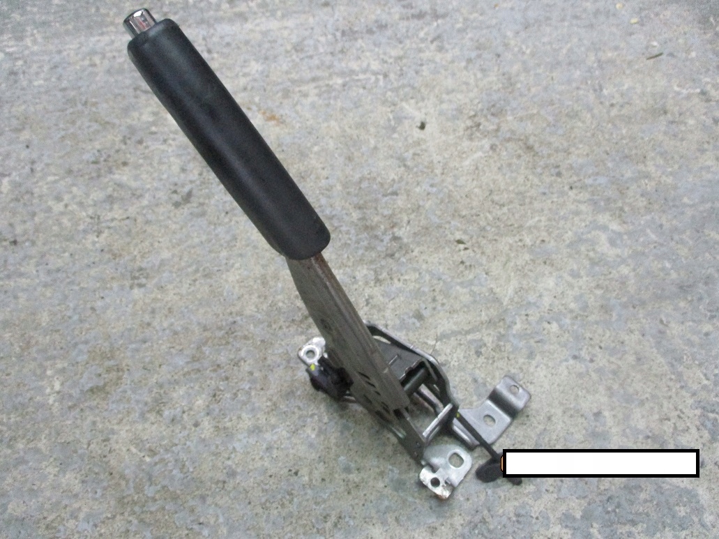 SKODA SUPERB OCTAVIA II DZWIGNIA HAMULCA RĘCZNEGO