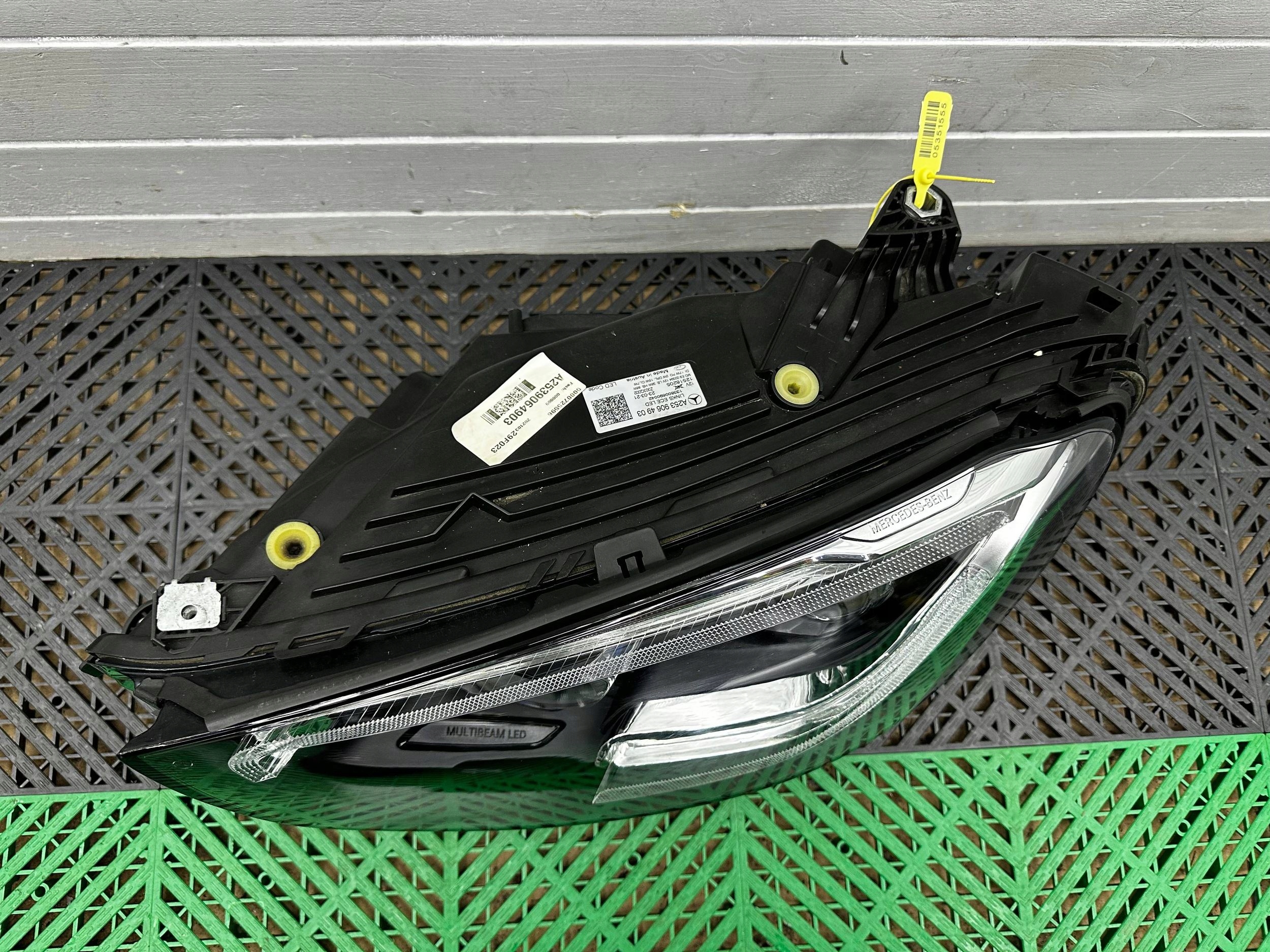 light front side left Mercedes-Benz GLC X253 C253 A2539064903