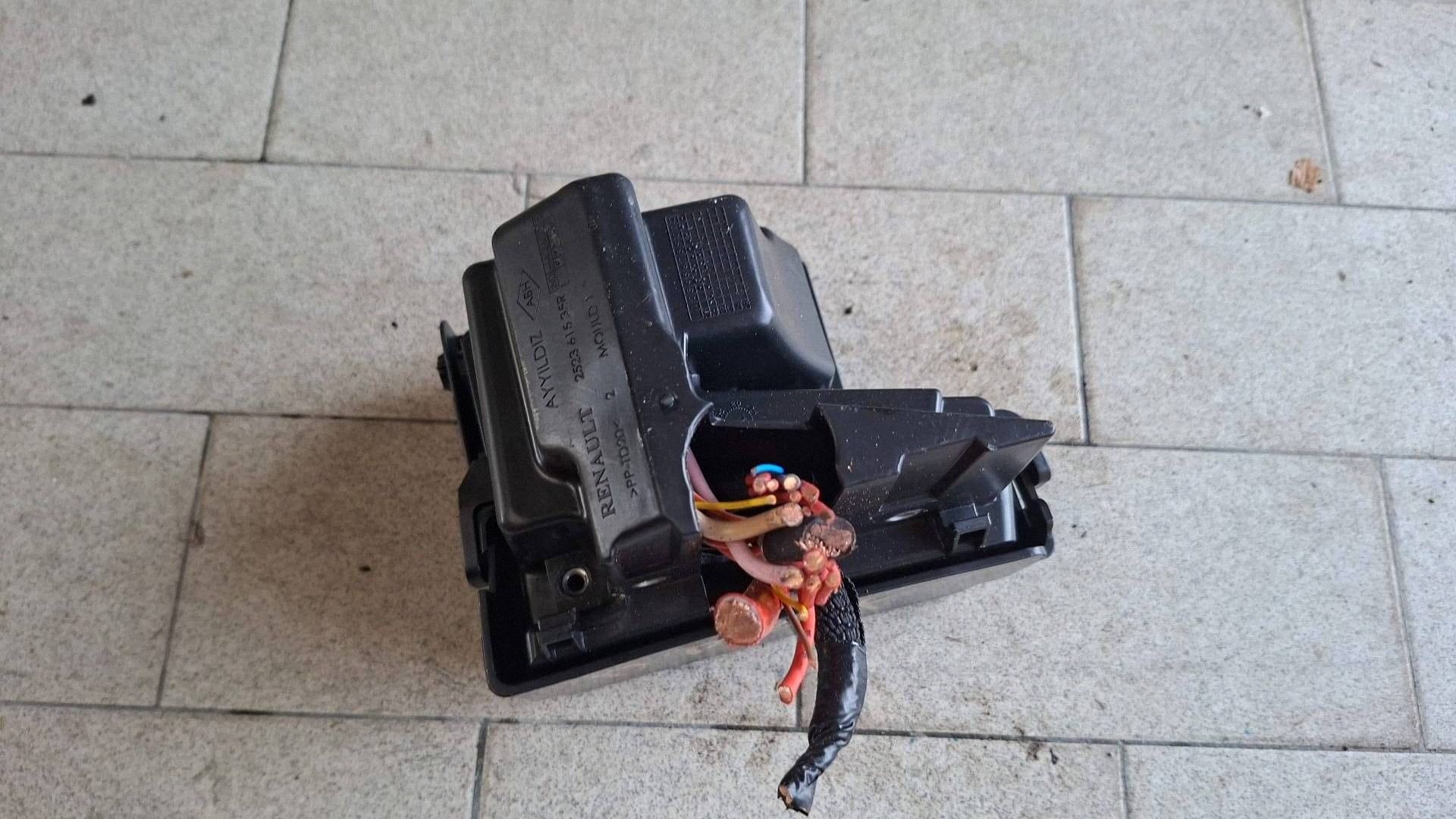 fuse box complete Dacia Bigster R1310 4x4 252361535R