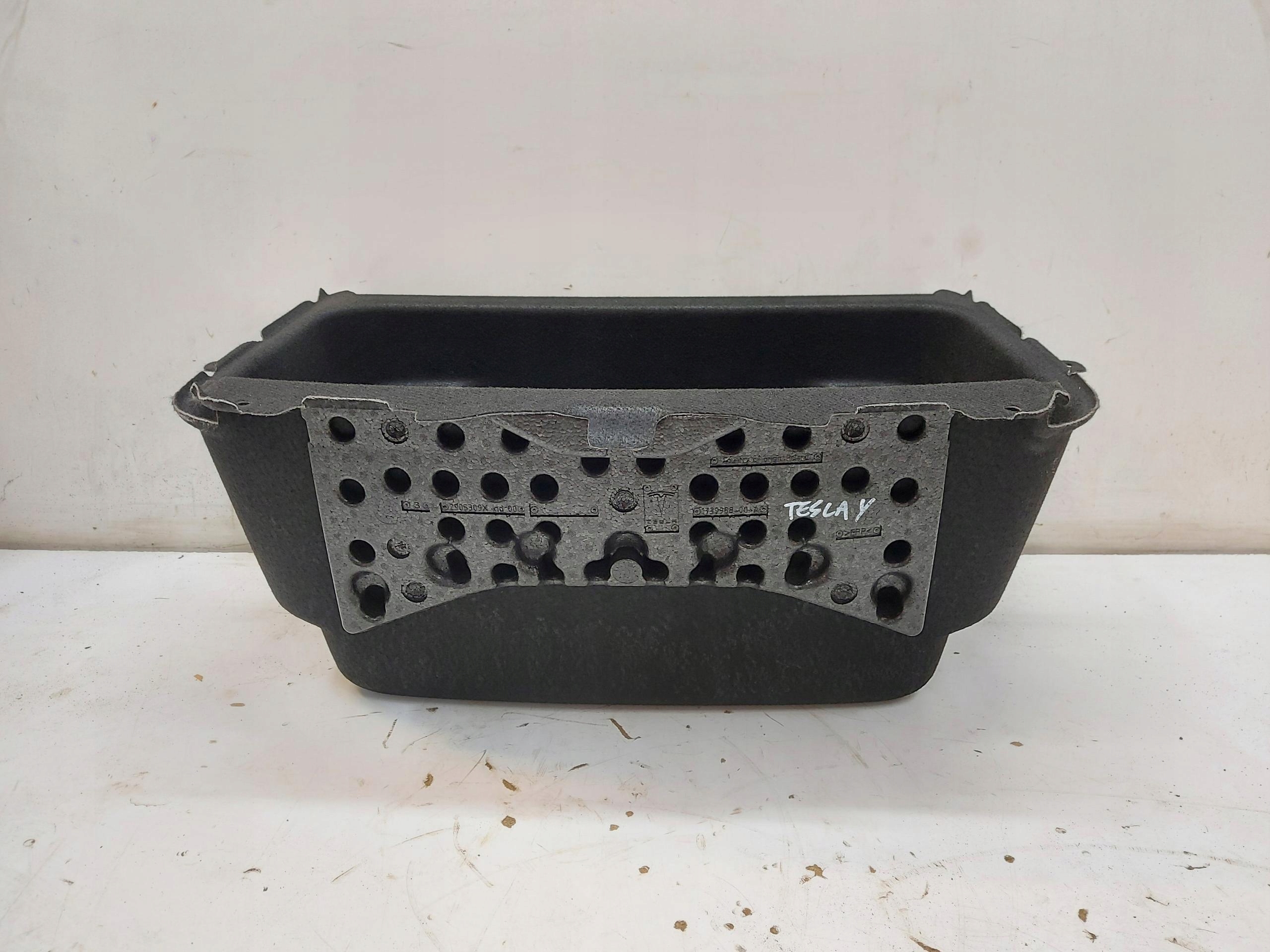 TESLA MODEL Y 2024r sump passenger compartment boot boot 1739980-00-A