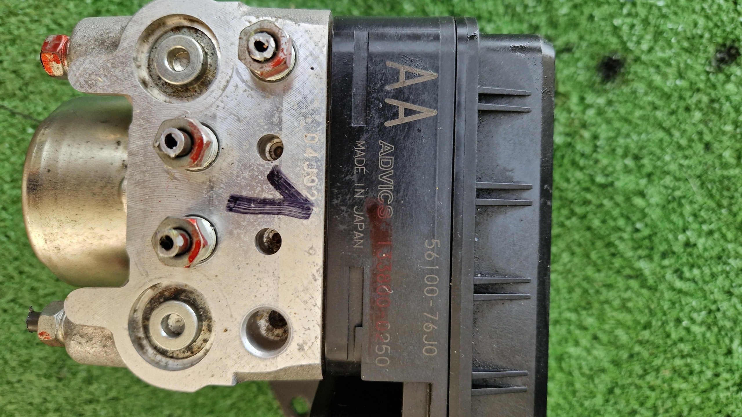 pompe ABS unité de commande électronique uce SUZUKI JIMNY essence DIESEL 5610076J0 2005R > 2014R
