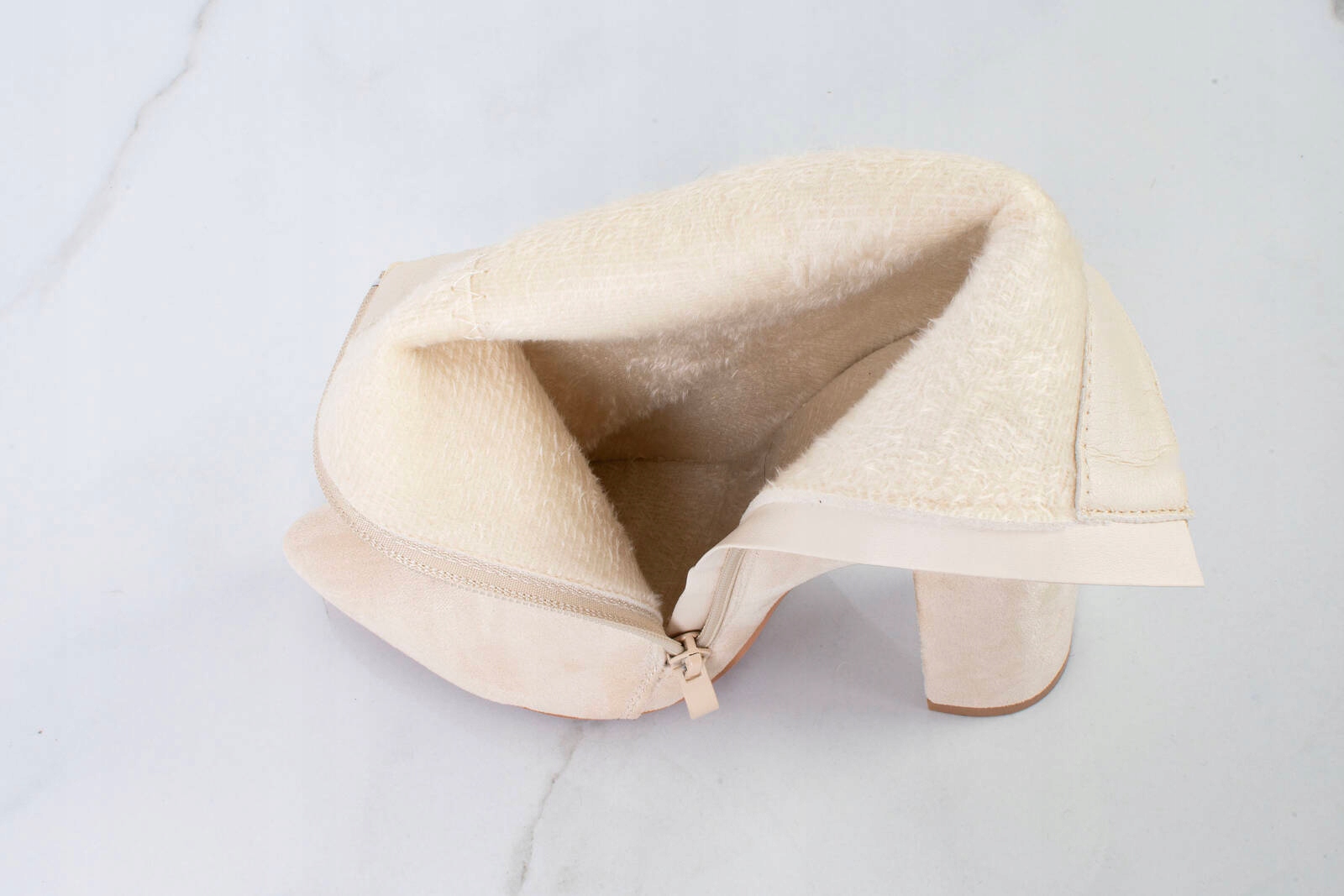 7709 KREMOWE BOTKI ZAMSZOWE NA SŁUPKU SZPIC 41 Rodzaj obcasa słupek