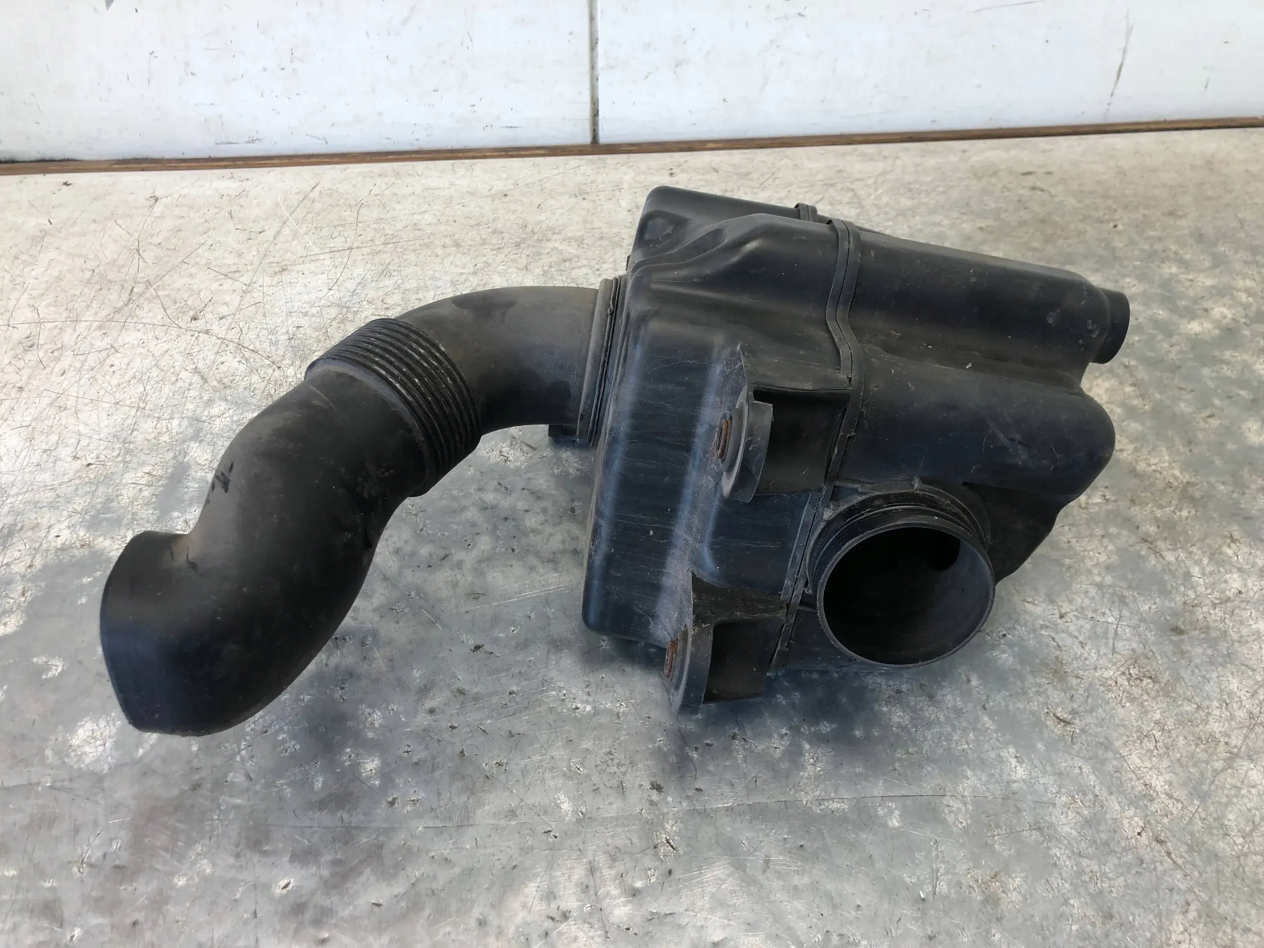 Gehäuse filter luft VW GOLF V 1K0129622D