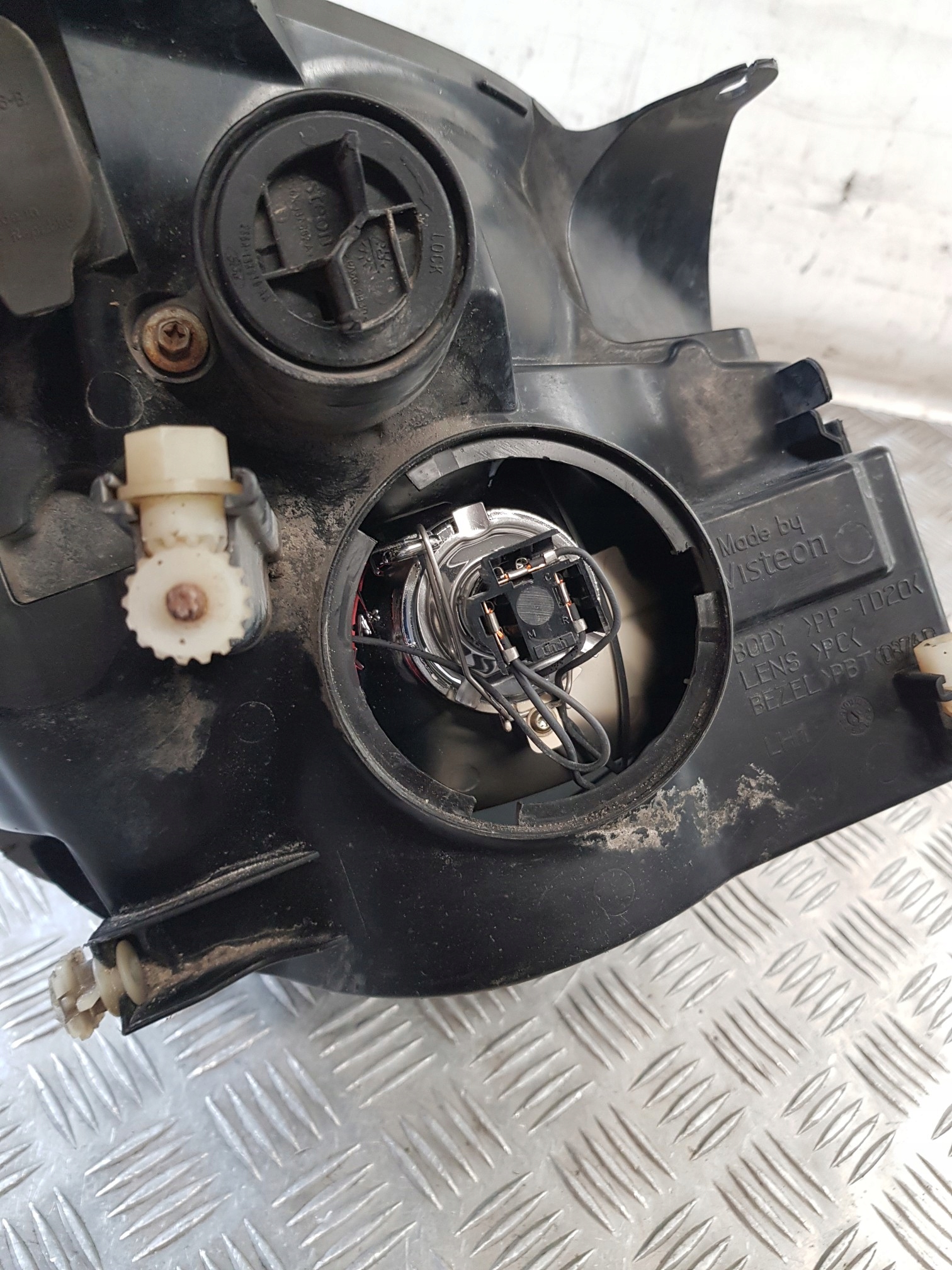 light left front FORD FIESTA MK6 02R