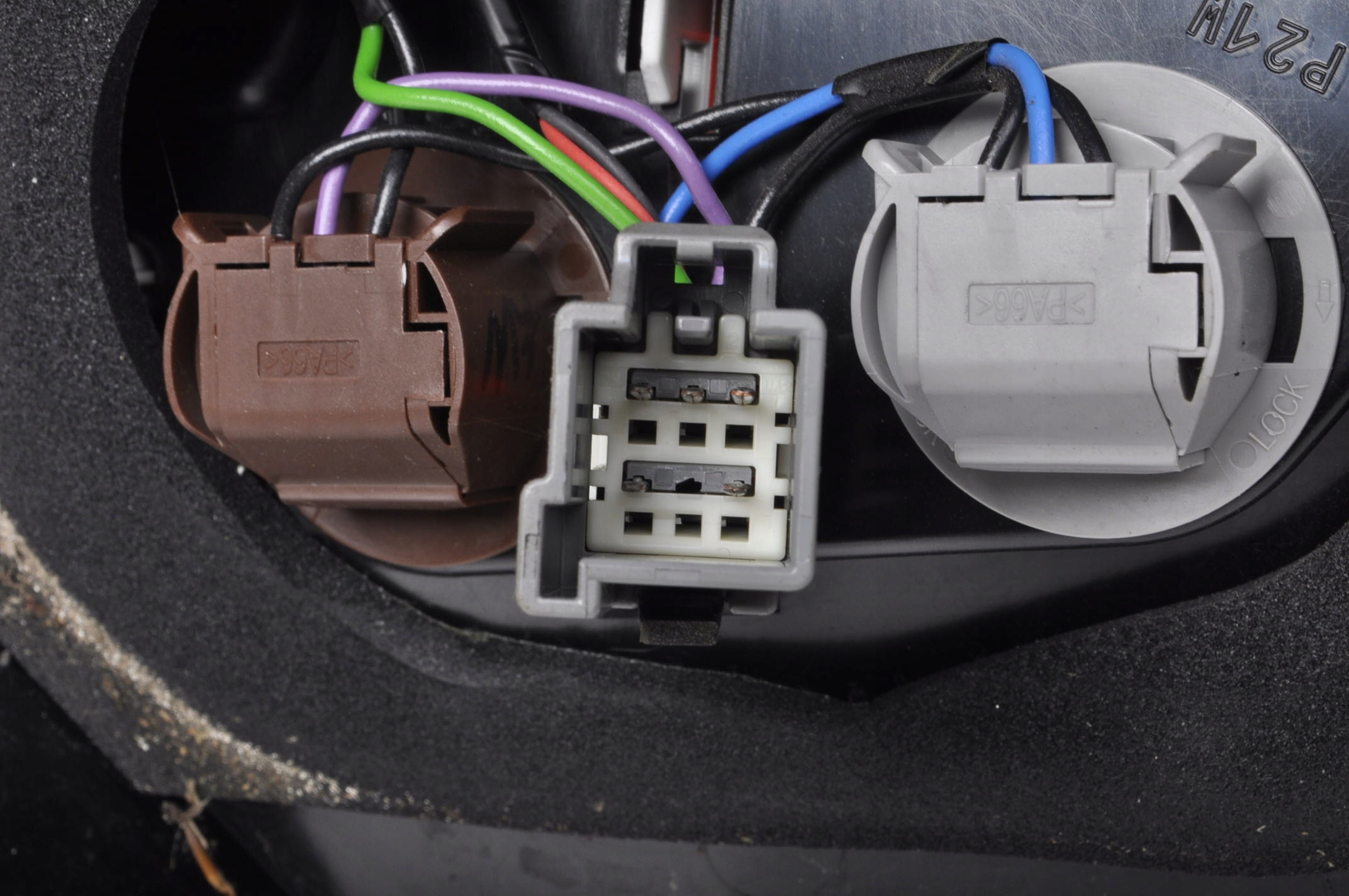 Фонарь задний левый