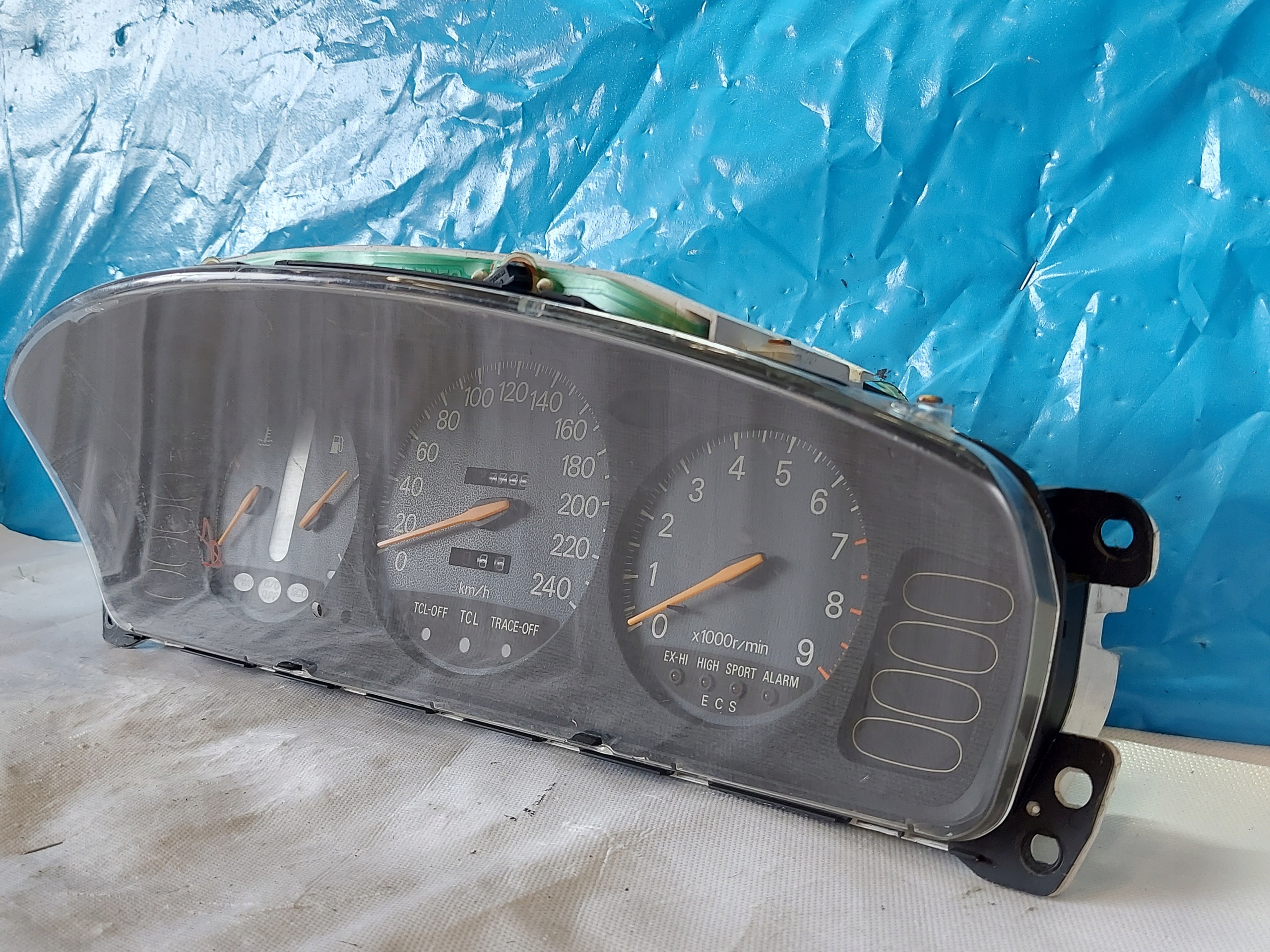 dials clock MITSUBISHI SIGMA F10 3.0 B MB879687
