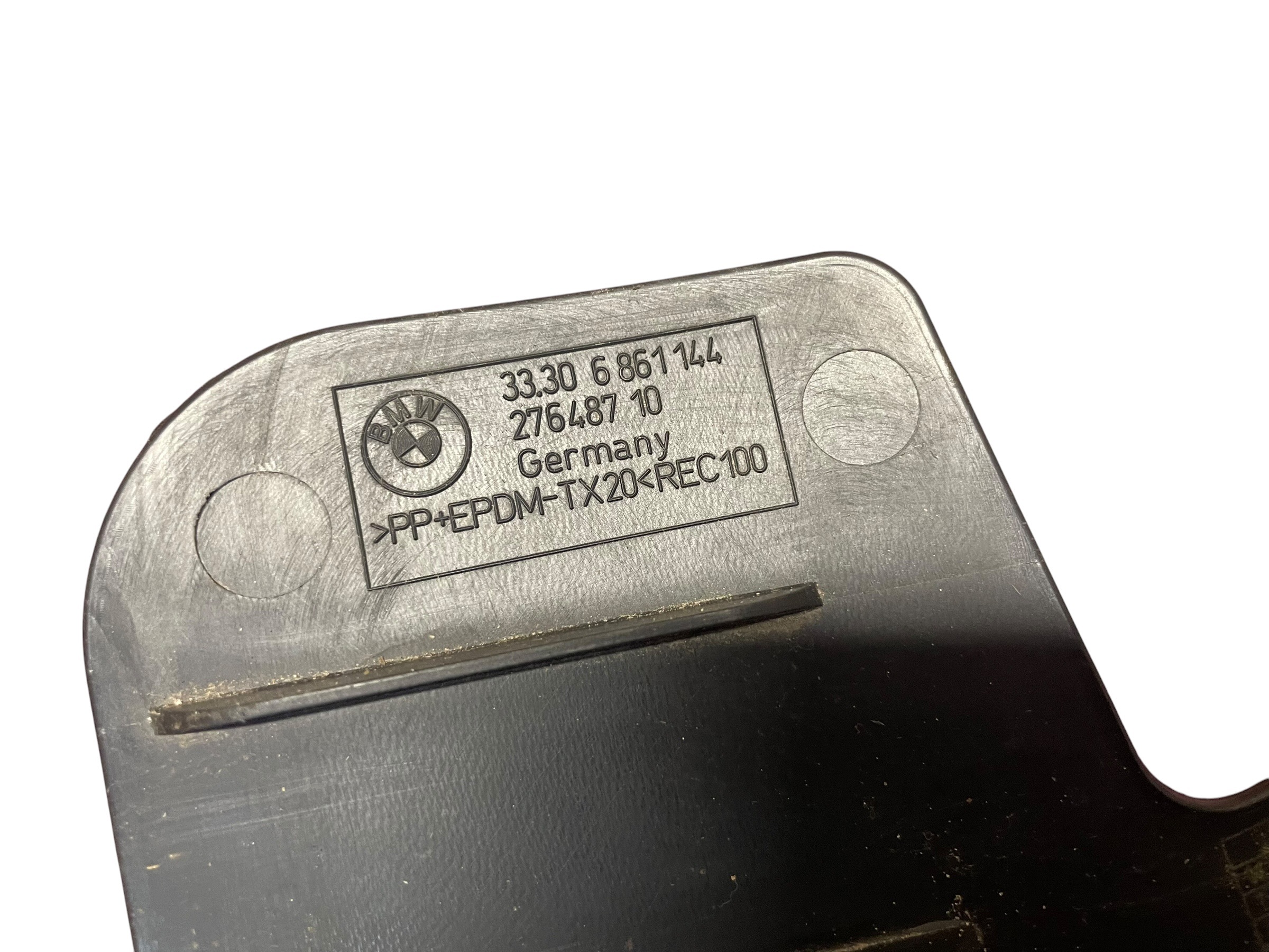 abdeckung blende abdeckung unterfahrschutz des querlenkers rechts heck BMW 5 G30 LCI