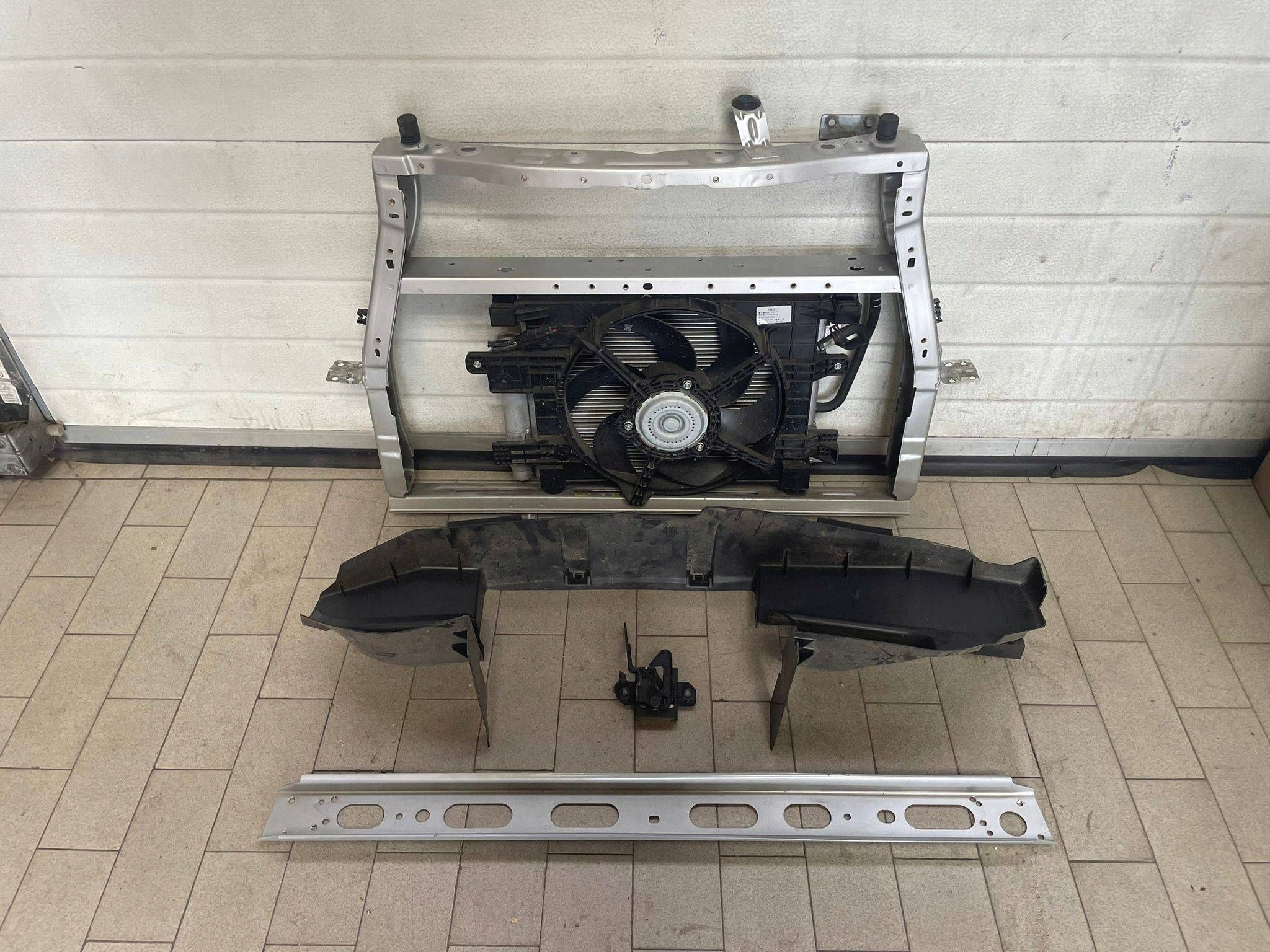 bar, wall front radiator fan DACIA SPRING STAN as new