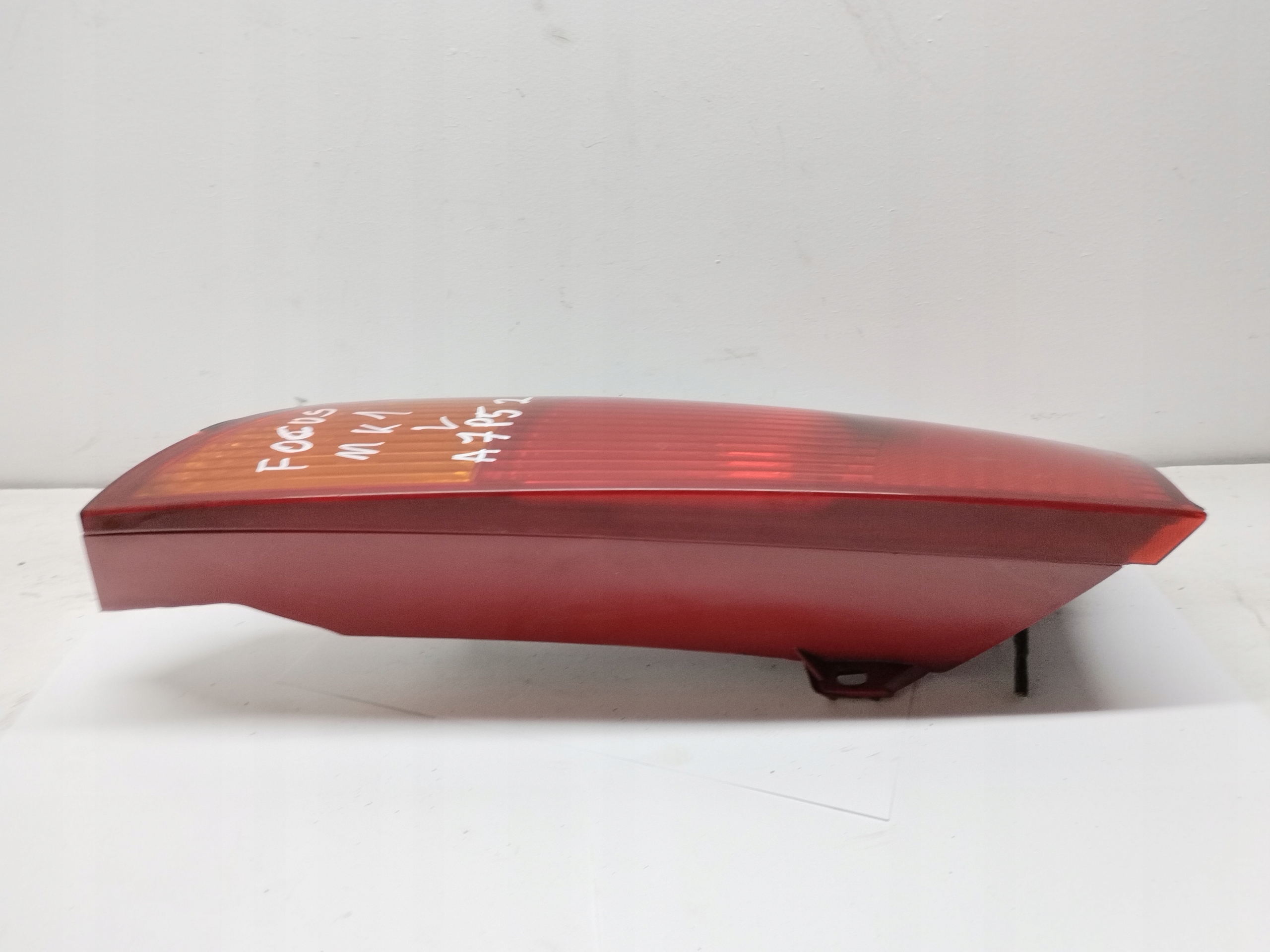 light rear left Ford Focus Mk1 1M5113405