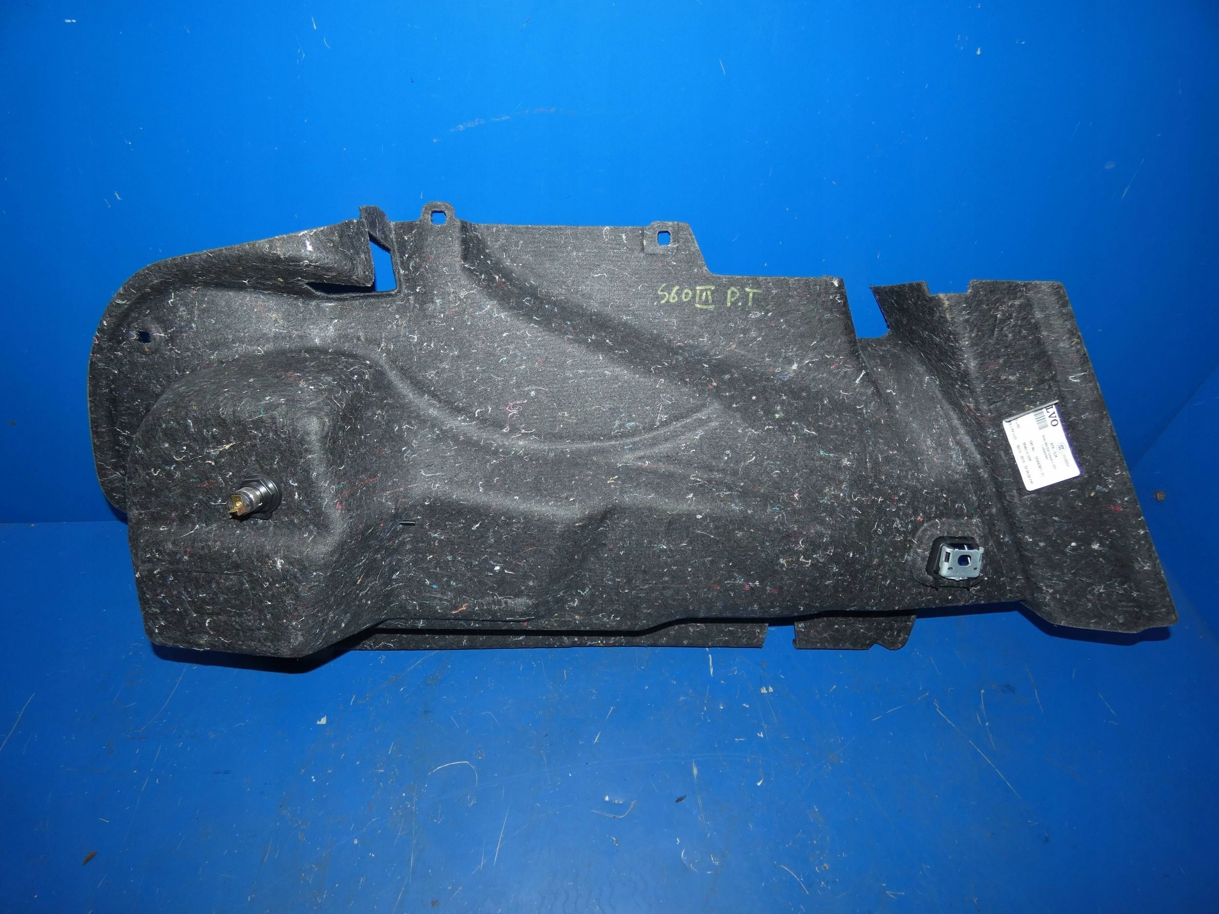 VOLVO S60 III sedan side upholstery boot right rear part