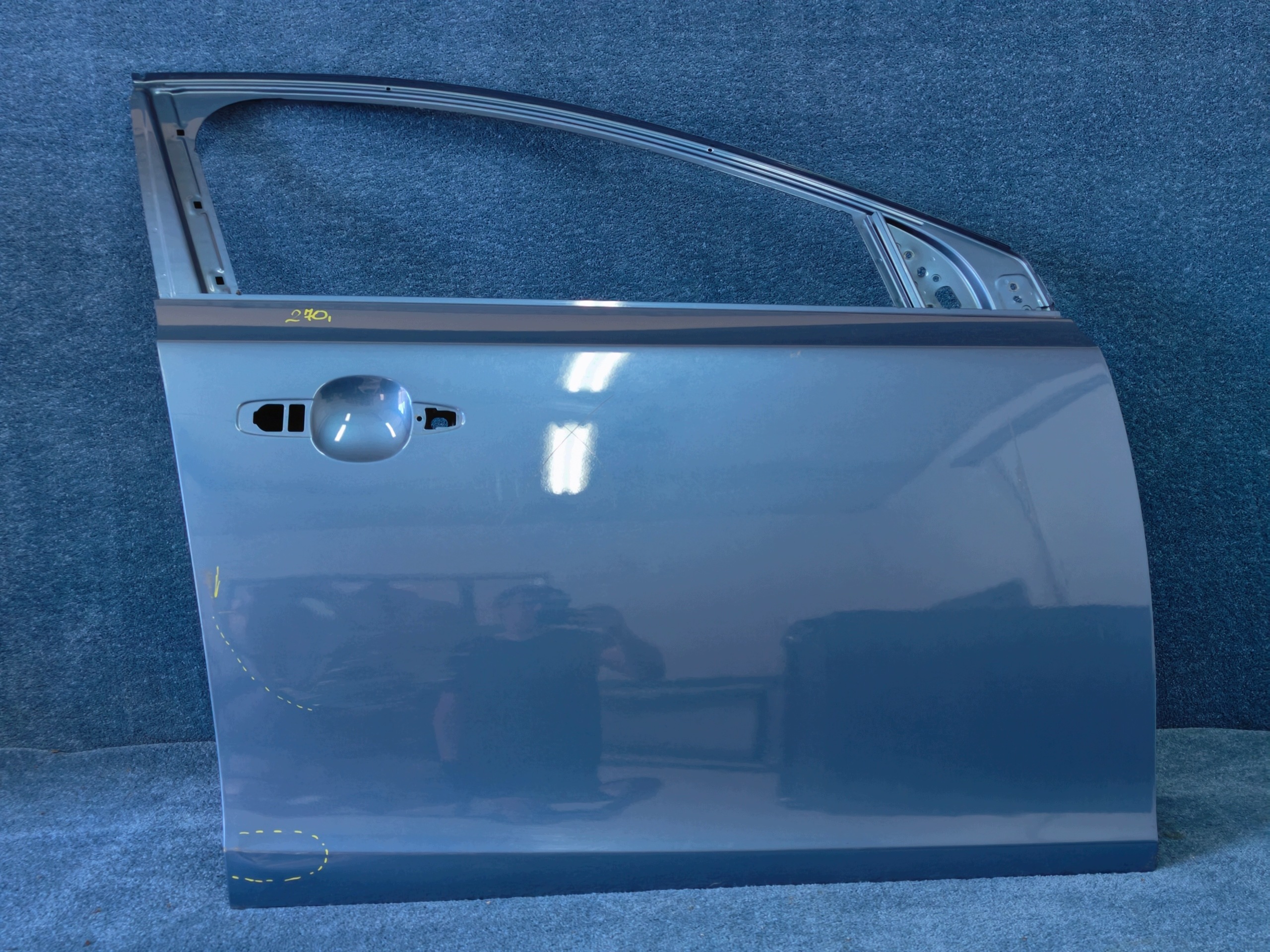 VOLVO V40 2012-2019 door right front right front DO LAKIEROWANIA OPIS!