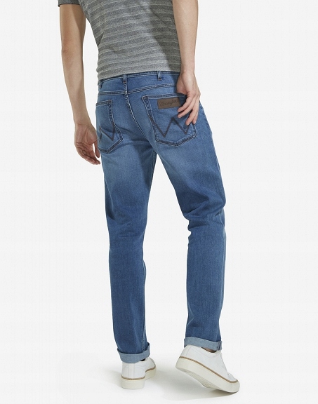 SPODNIE WRANGLER GREENSBORO W15QMU91Q R. W32 L32 Zapięcie zamek