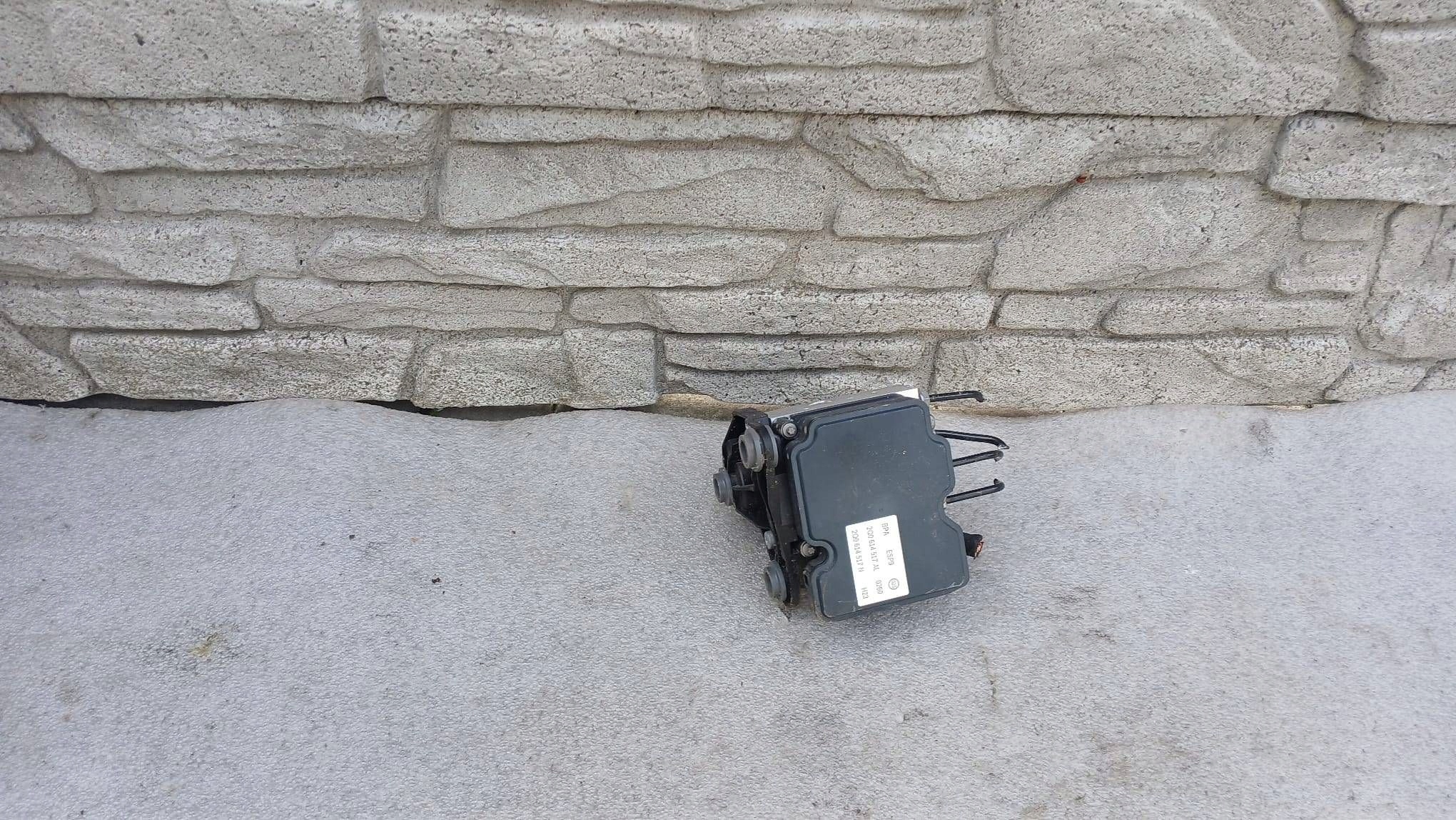 насос ABS SKODA SCALA