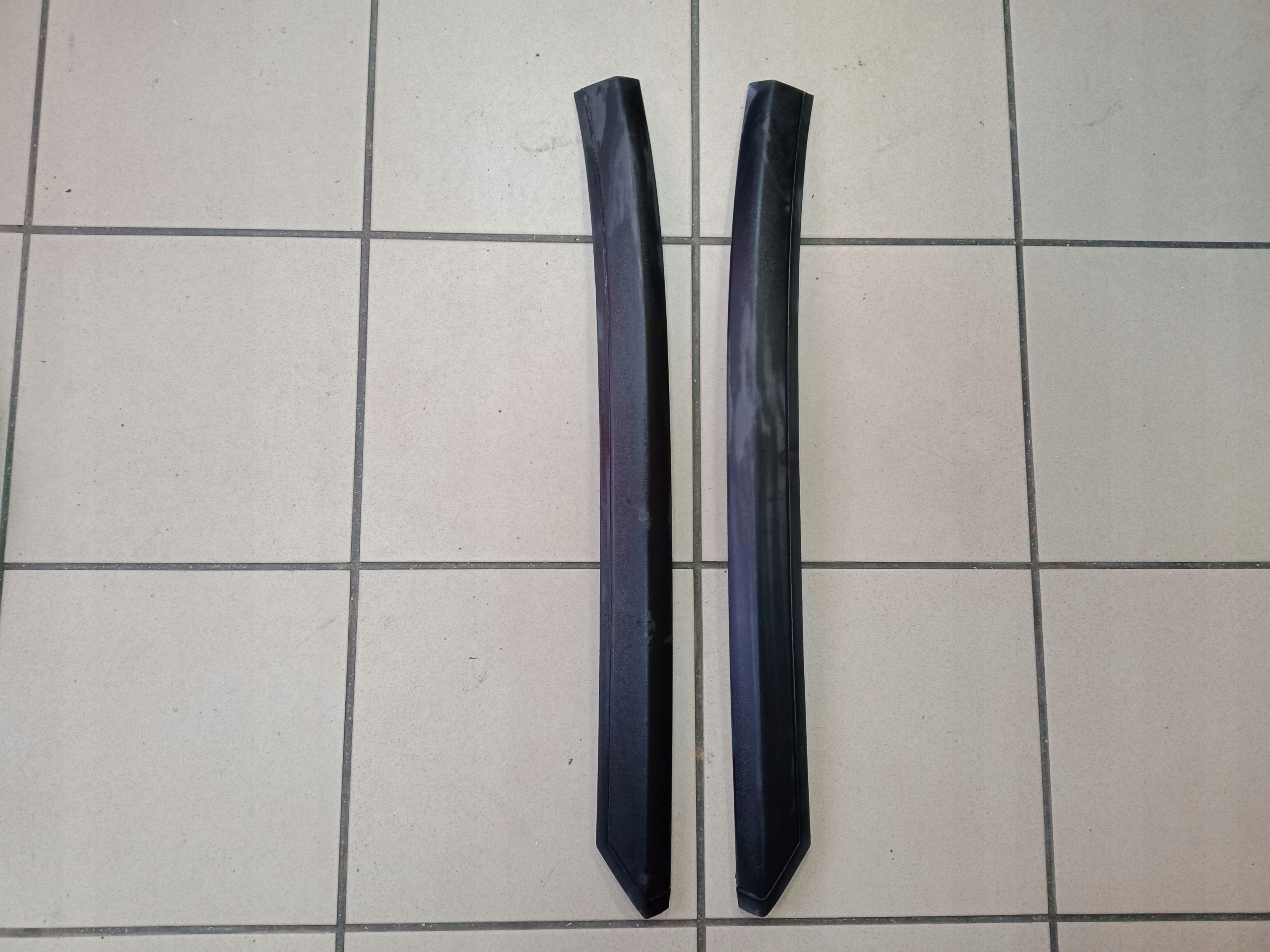 DODGE CALIBER 06-11 LISTWA SZYBY PRZEDNIEJ