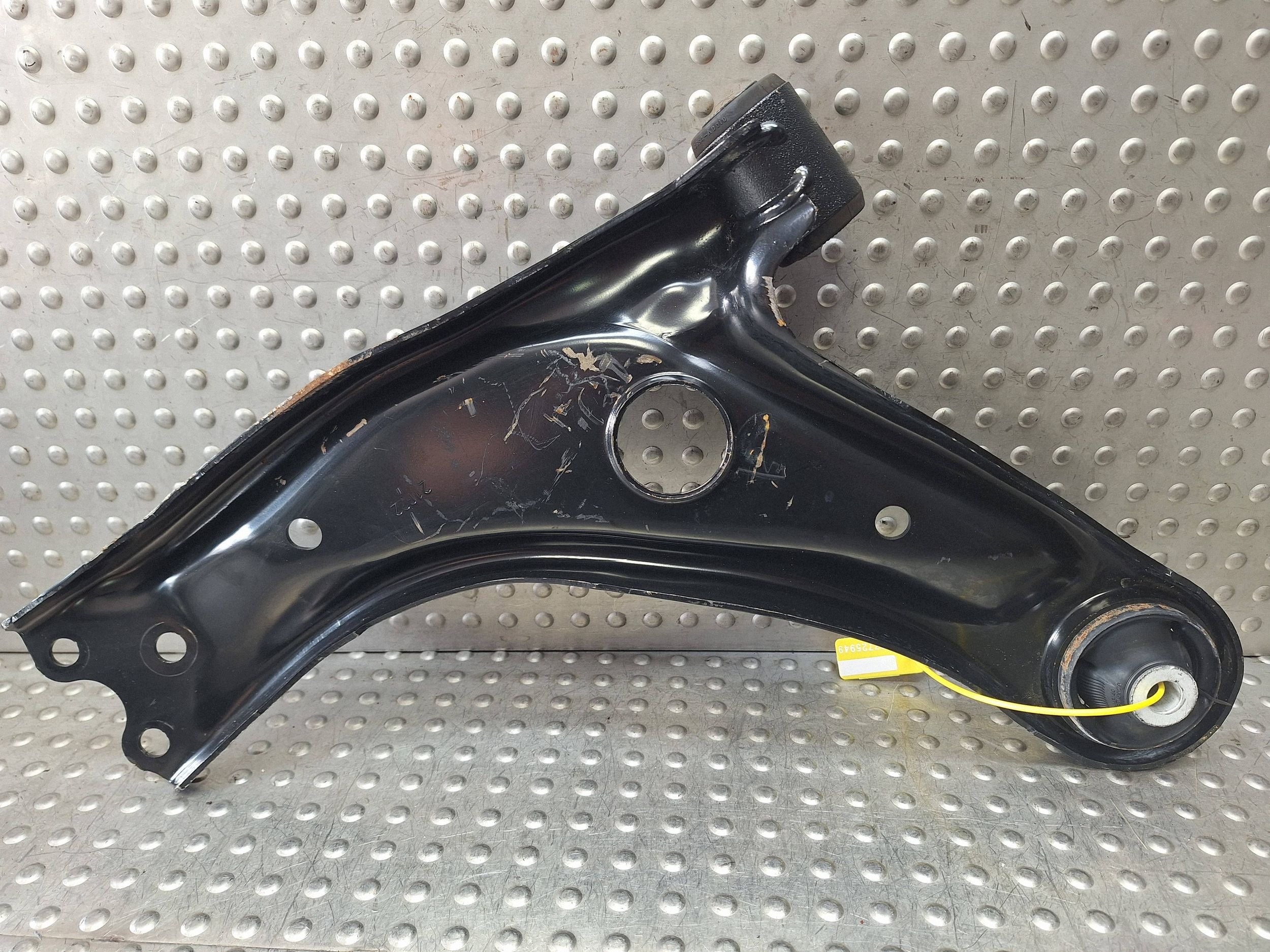 arm right front TOYOTA YARIS IV 20-26 48605-K0020