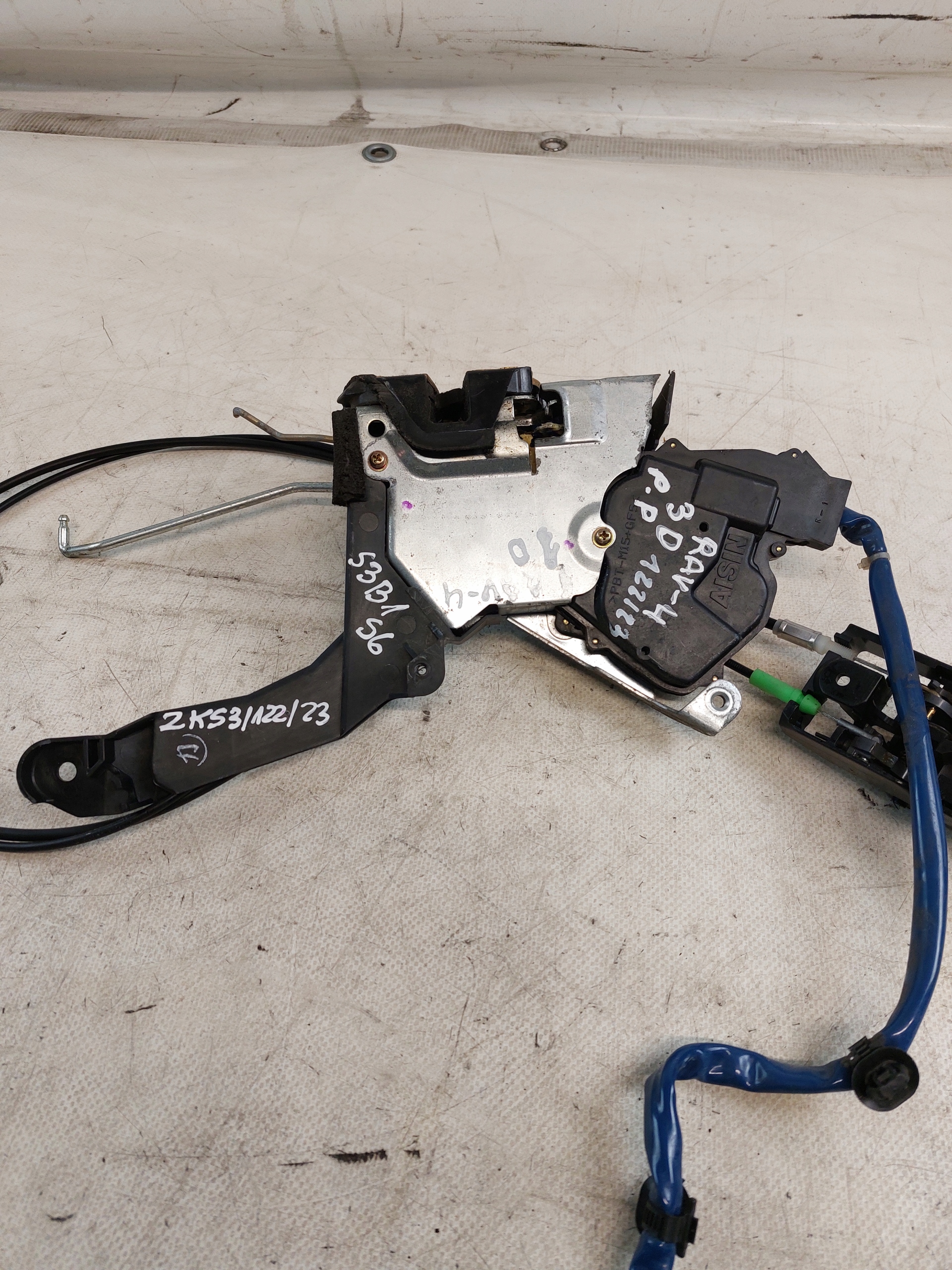 lock door right front TOYOTA RAV4 II 3D 6PIN
