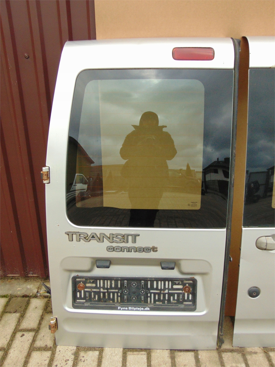 FORD CONNECT DRZWI LEWE TYŁ SKRZYDEŁKA KOMPLETNE Strona zabudowy tył - lewa