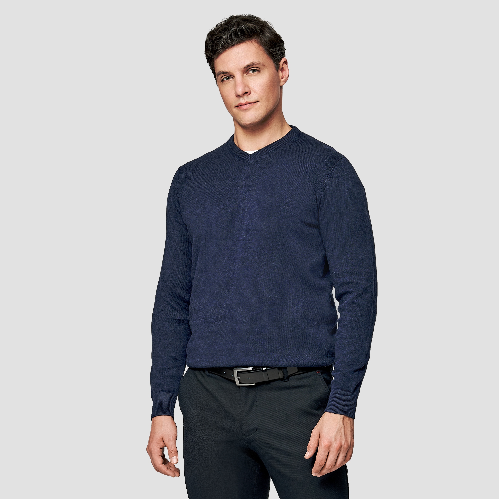 Tmavě modrý bavlněný pánský svetr v-neck Premium Pako Lorente vel M