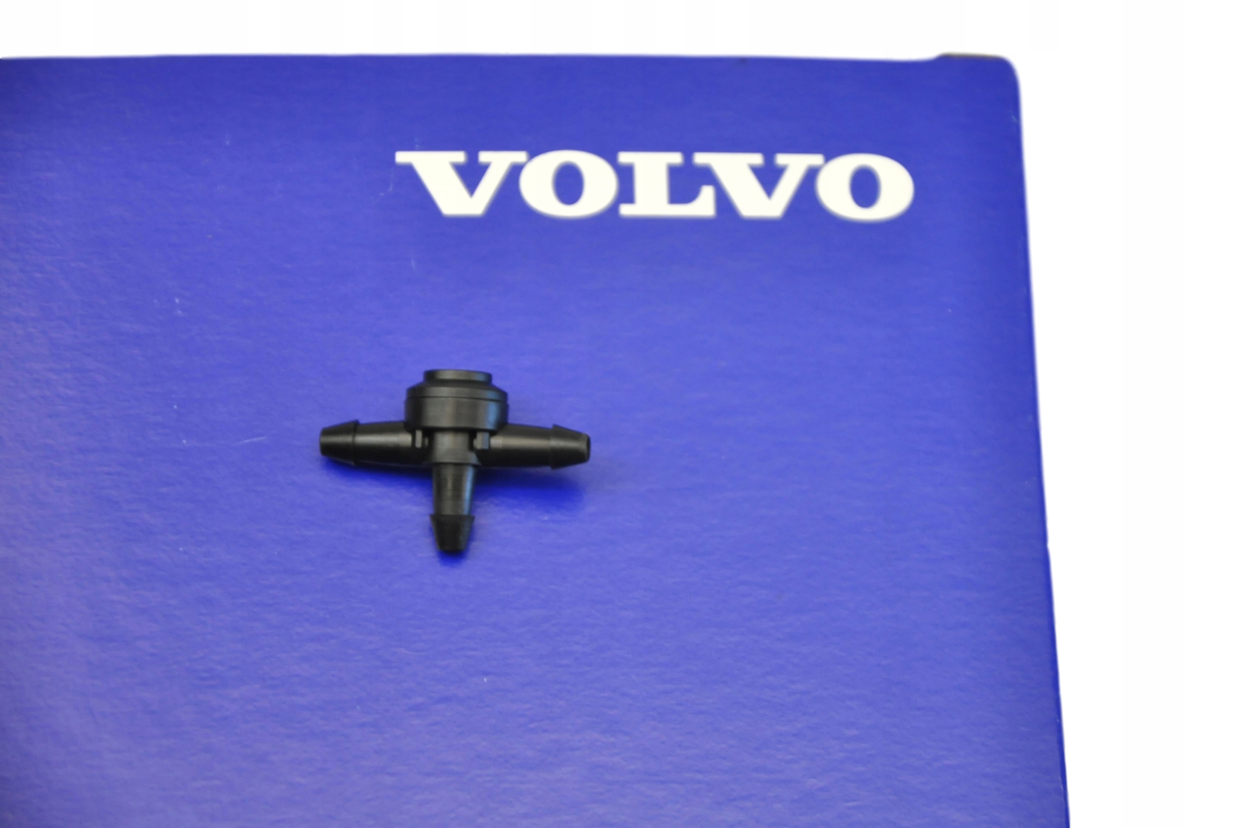 VOLVO XC90 trojnik zawor spryskiwacz szyby OE Producent części Volvo OE
