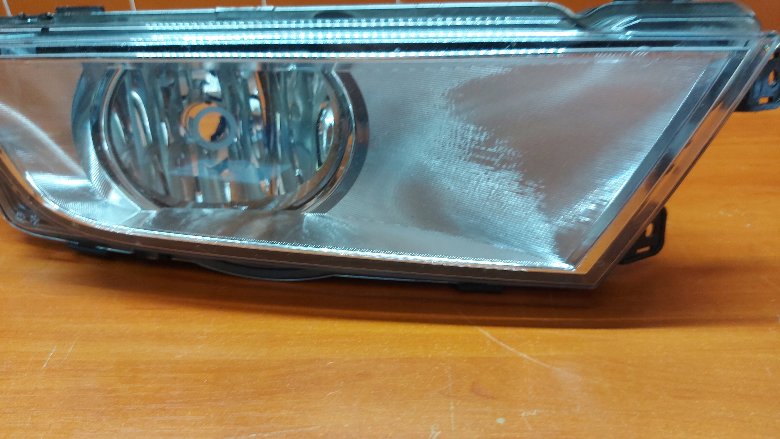 fog light right front SKODA OCTAVIA III 13-17