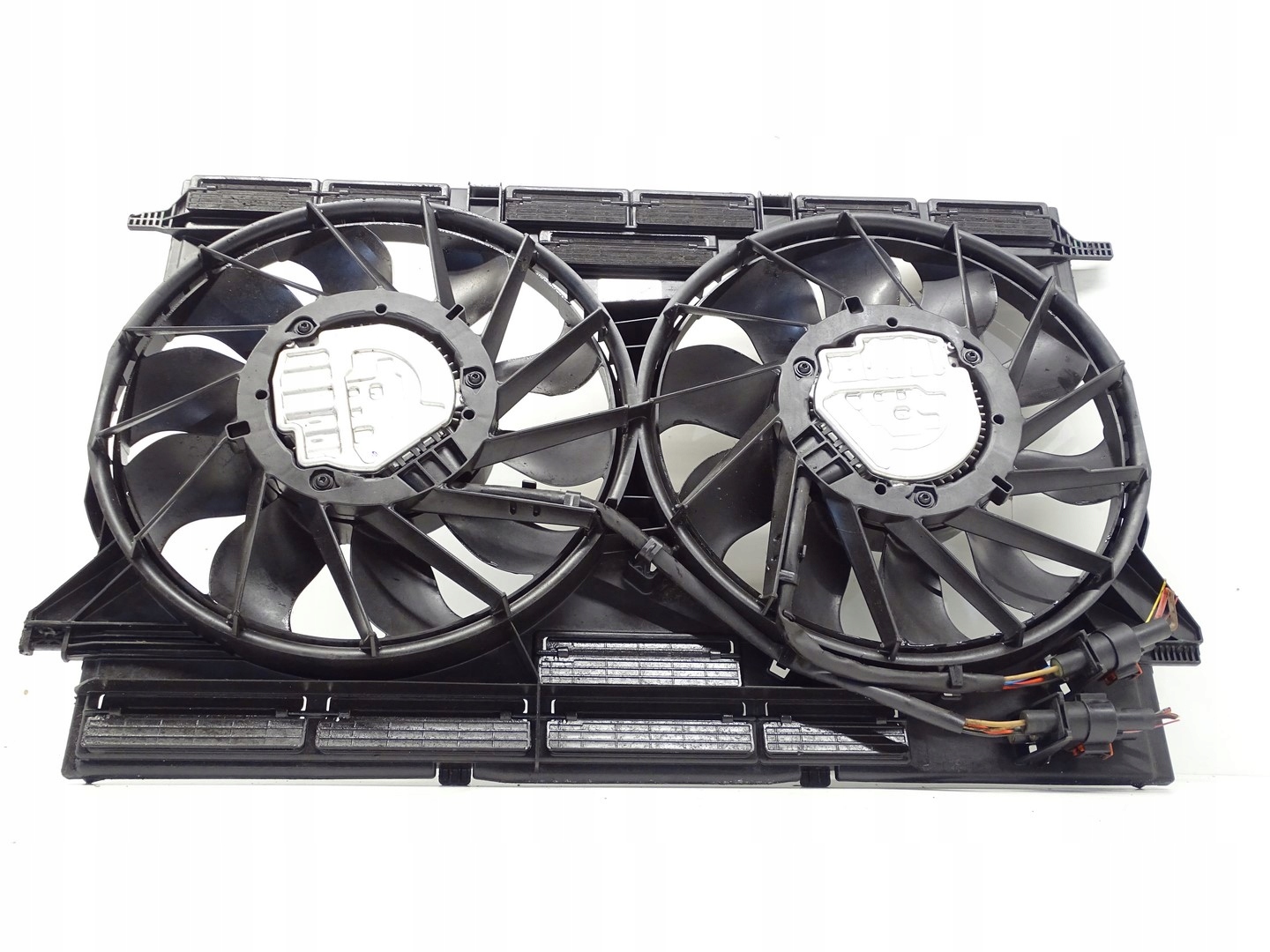 ventilátor ventylátory chladiče AUDI Q5 II 80A121003