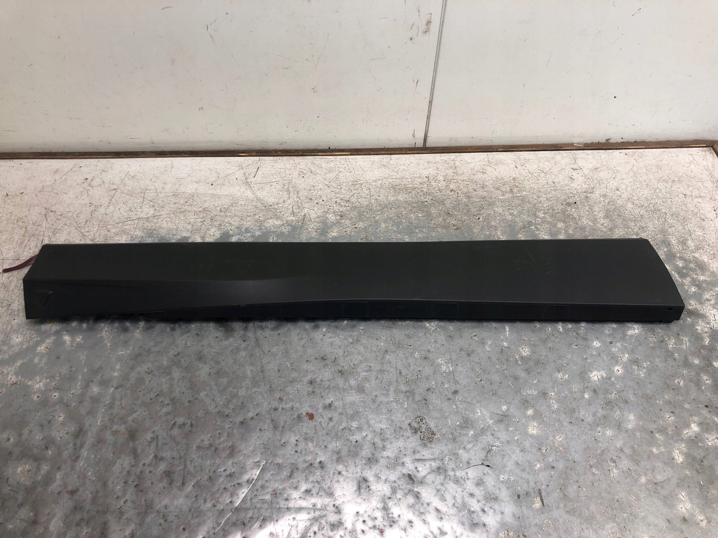 moulding door left front VW TIGUAN III 571854939C