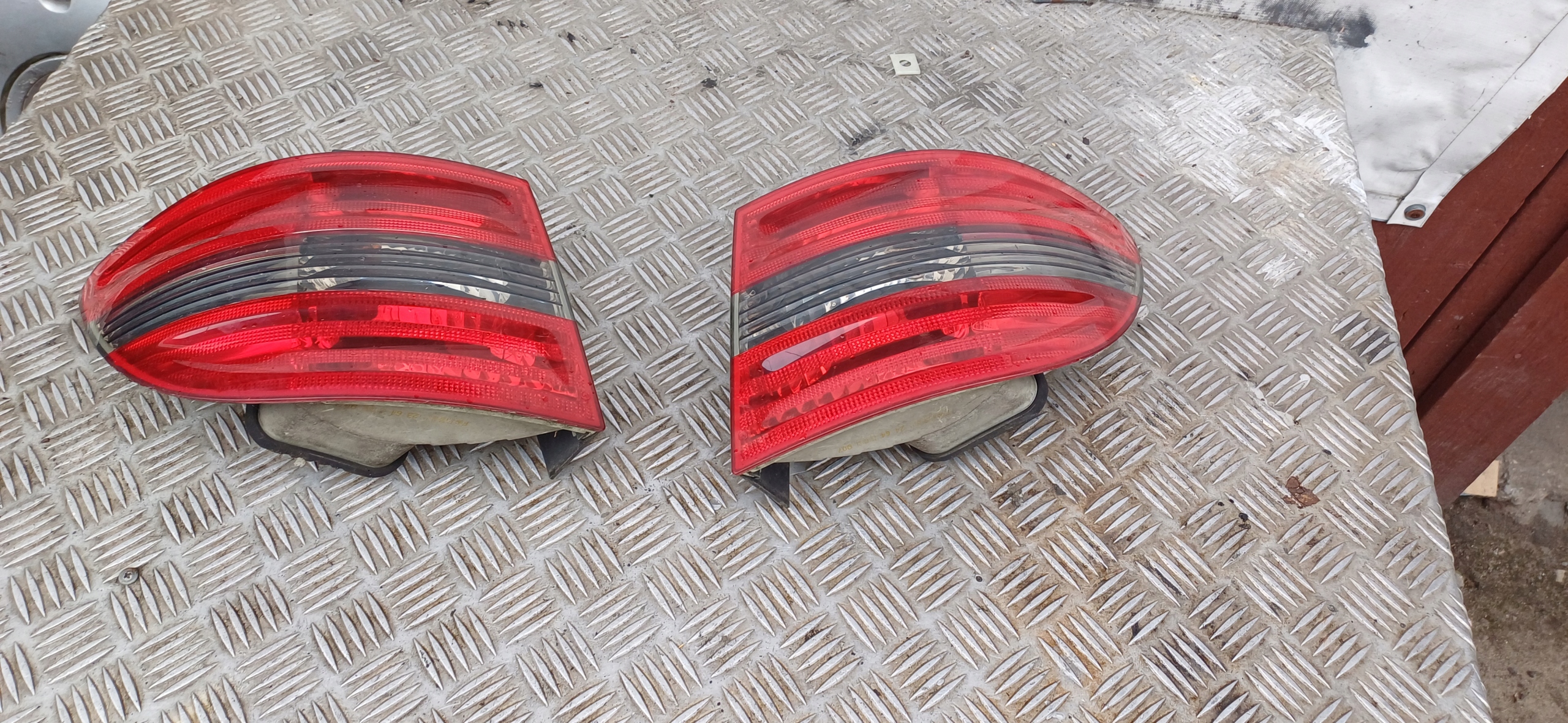 MERCEDES B KLASSA W245 light rear part left right