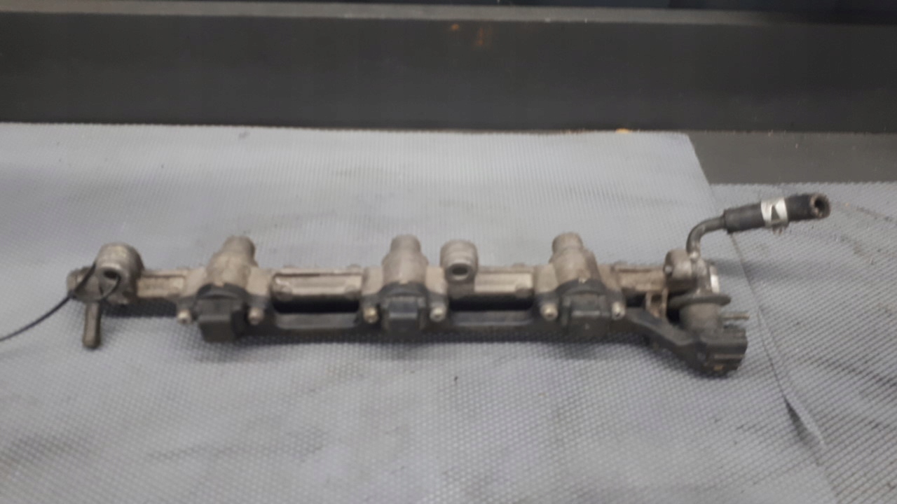 197020-0020 listwa wtryskowa mazda xedos 6 2.0