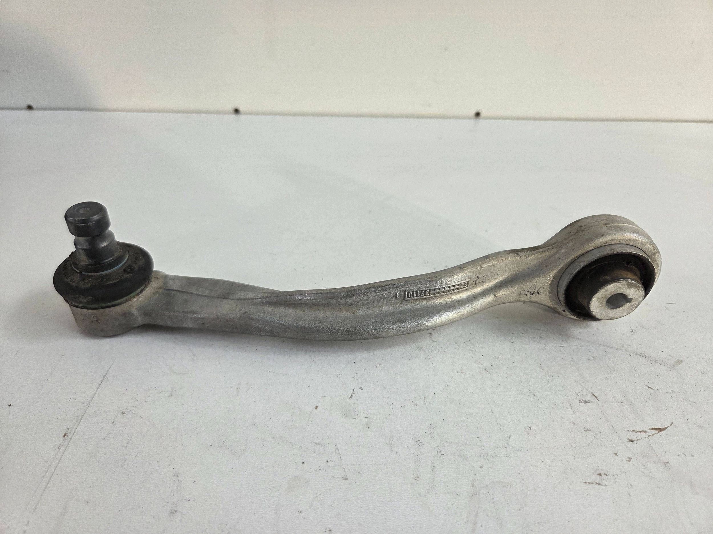 Audi A6 S6 C8 4K arm upper front right (Q899)