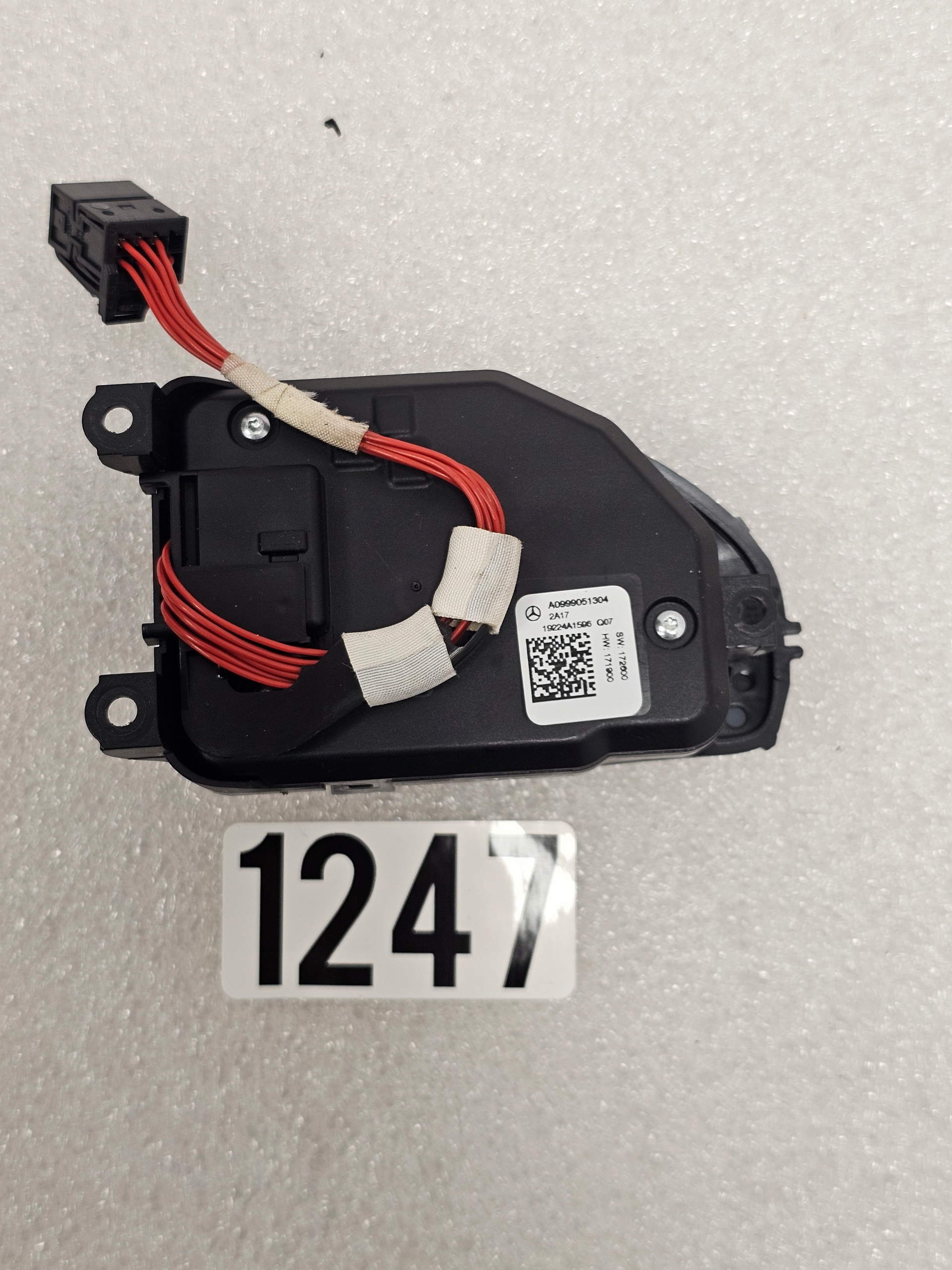 Przycisk Kierownicy Sterowanie Mercedes AMG - A0999051304 - galeria