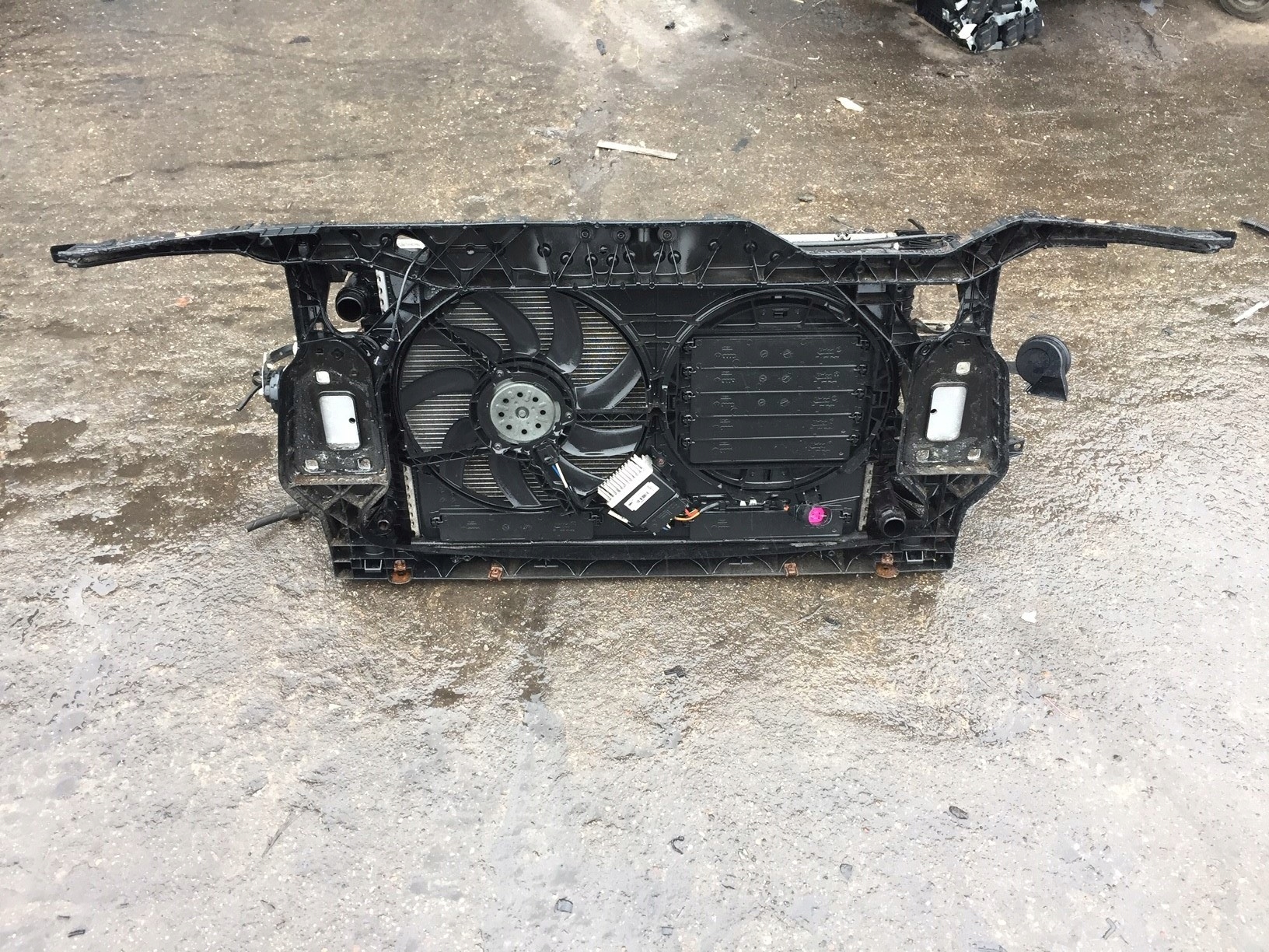 AUDI A5 8T 3.0 TDI support panel for radiators pillar MANUAL