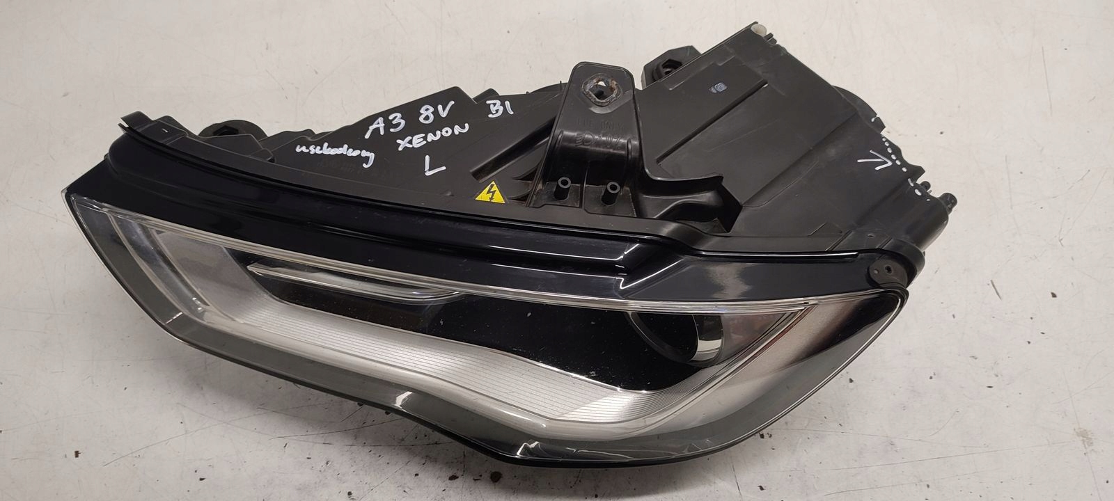 Licht vorne vorne links xenon Audi A3 8V