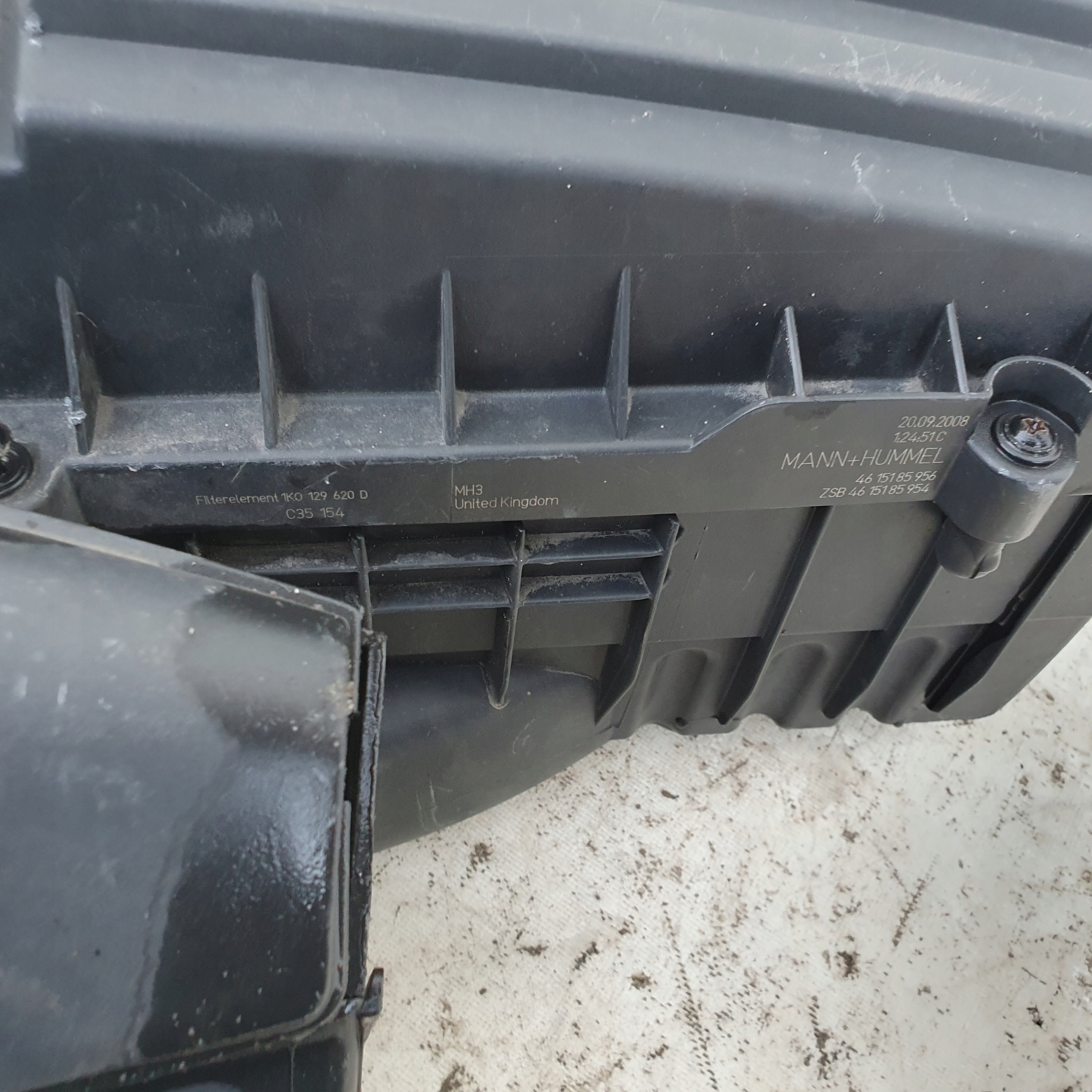 корпус салонного фильтра vw Passat CC 2.0 TFSI