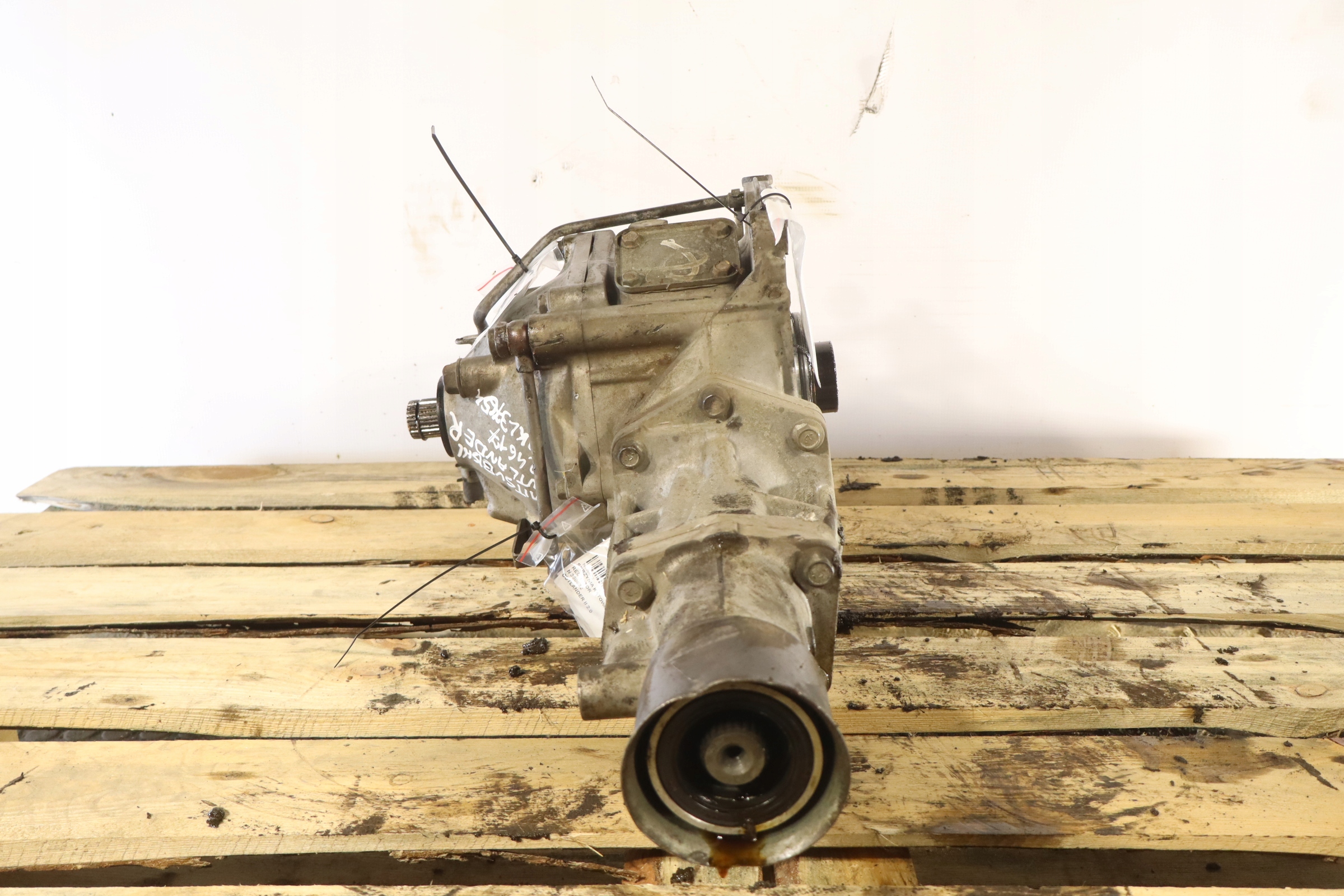 КОРОБКА КУТА РЕДУКТОР OUTLANDER I 2.0