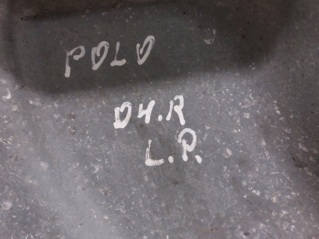 VW POLO IV sedan window regulator left front 6Q5837751C